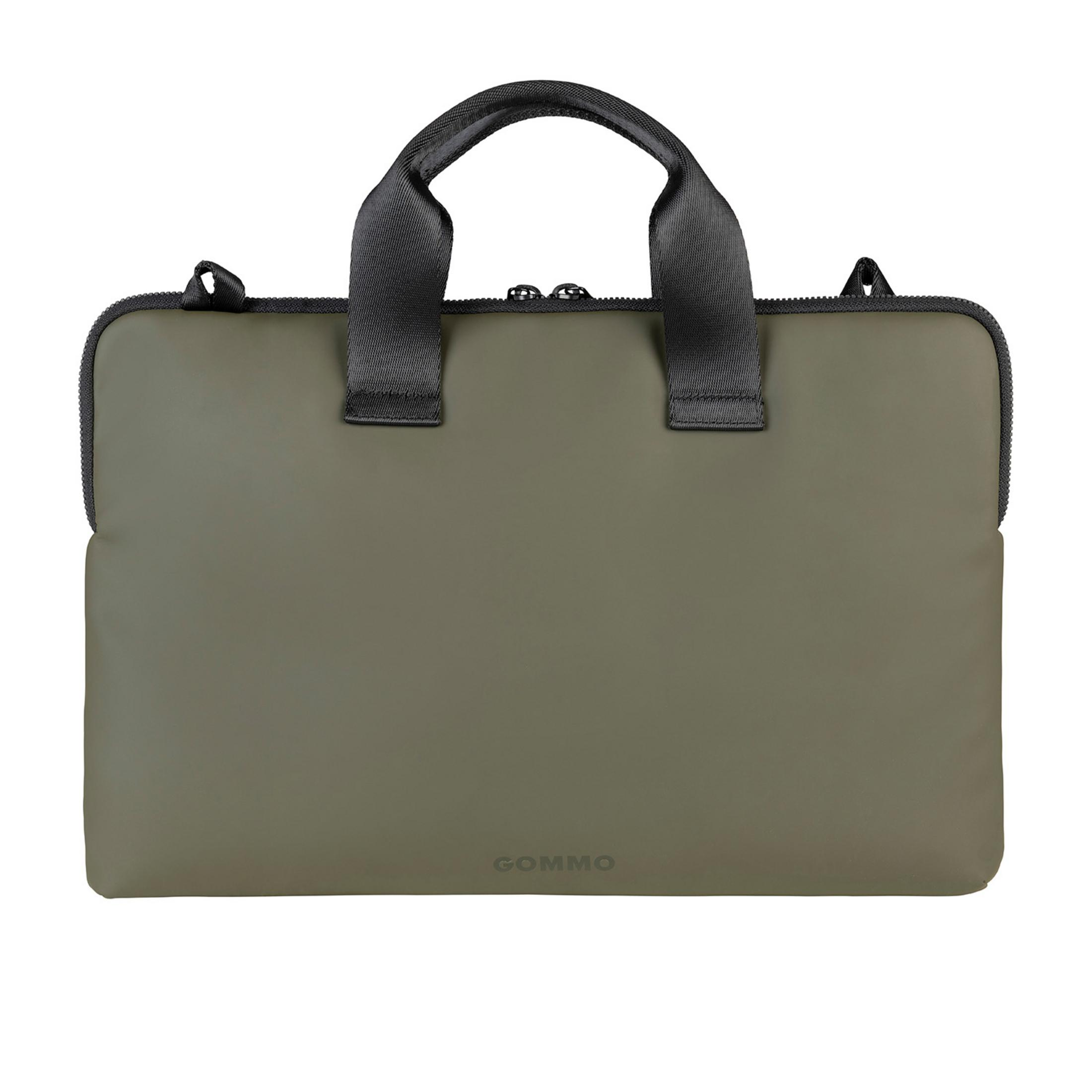 Una bolsa para portátil verde oliva con correas y cremalleras negras.