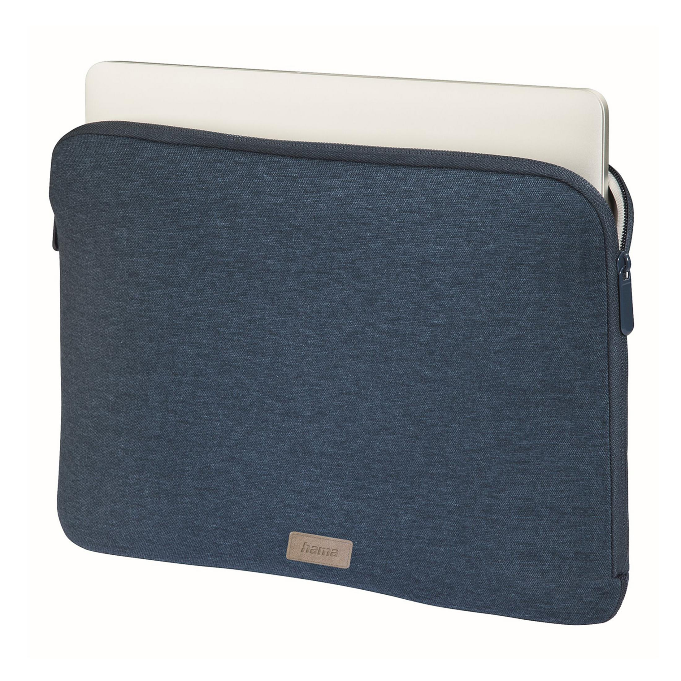 Dunkelblaue Laptoptasche mit Reißverschluss und einem hellen Laptop, der teilweise herausragt.