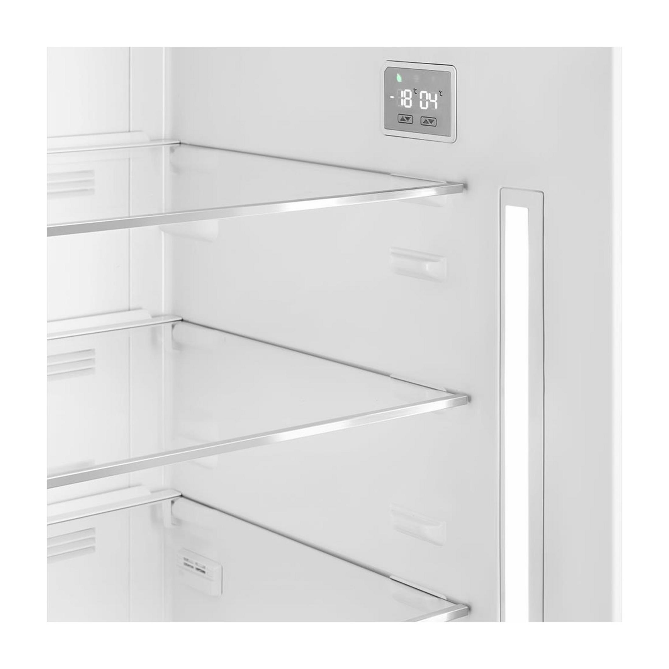 Interior de un refrigerador blanco con pantalla digital de temperatura (-18°C).