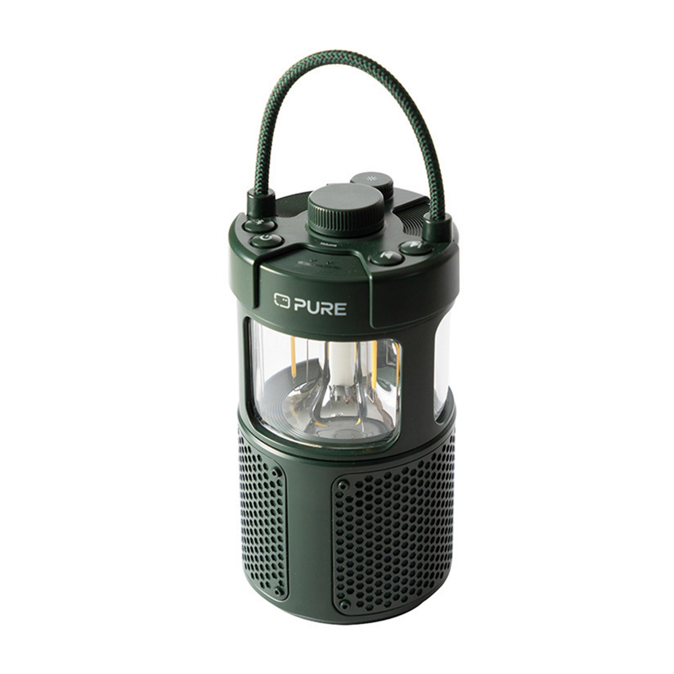 Ciemnozielona latarnia z plecionym uchwytem i przezroczystą środkową częścią. Ma teksturowaną podstawę.