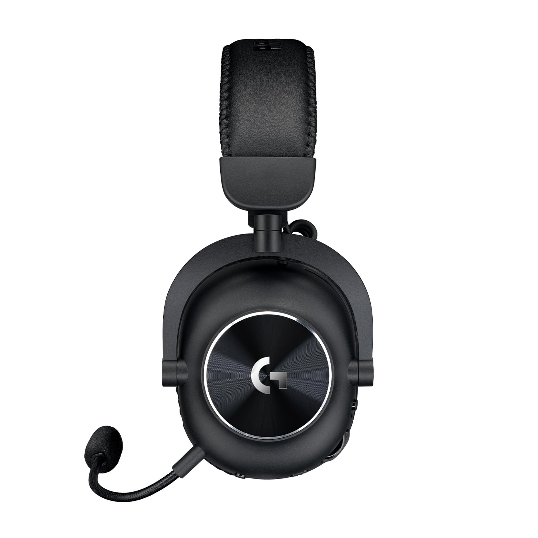 Auriculares negros para juegos con micrófono y logo de Logitech.