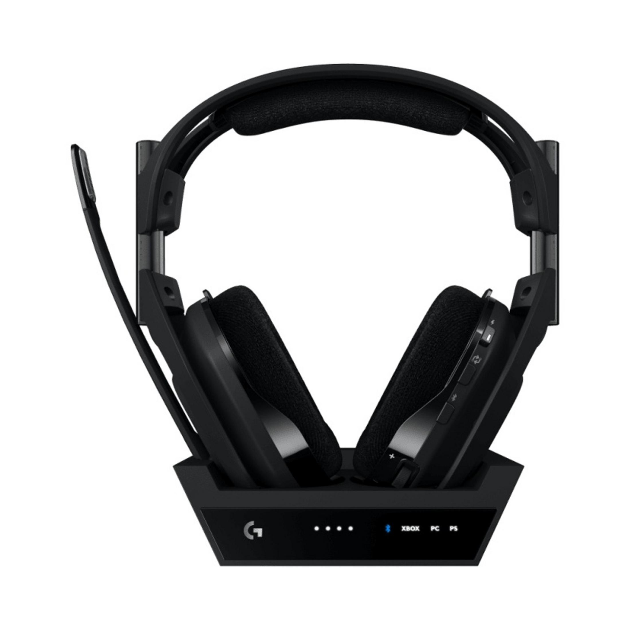 Czarny zestaw słuchawkowy z mikrofonem na ładowarce.