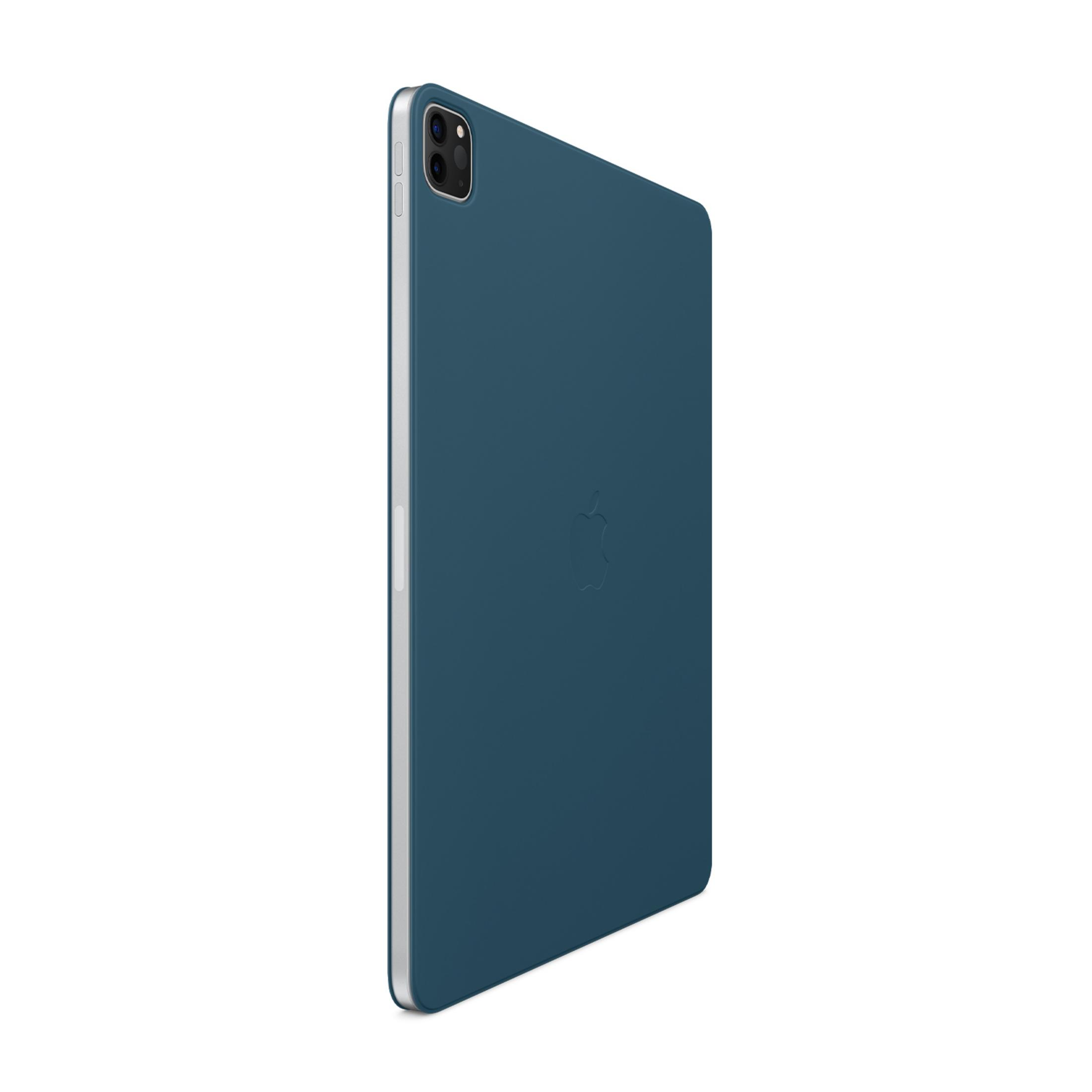 Une tablette bleue avec le logo Apple au dos.