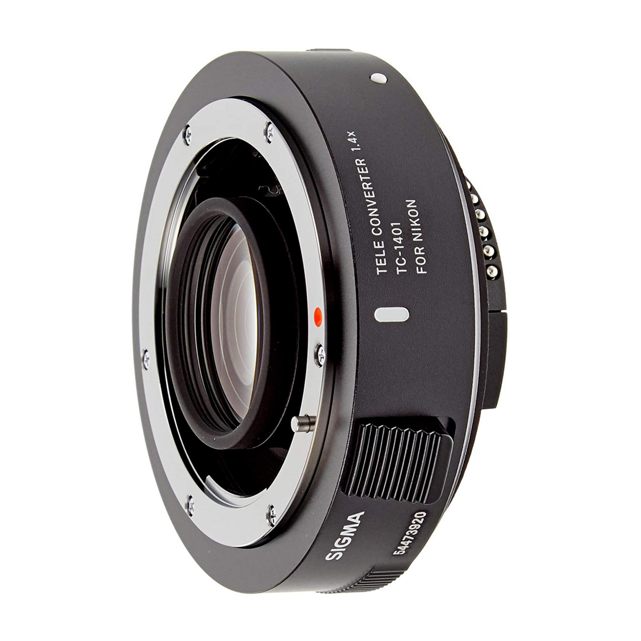 Ein schwarzer Sigma Telekonverter 1.4x TC-1401 für Nikon Kameras.