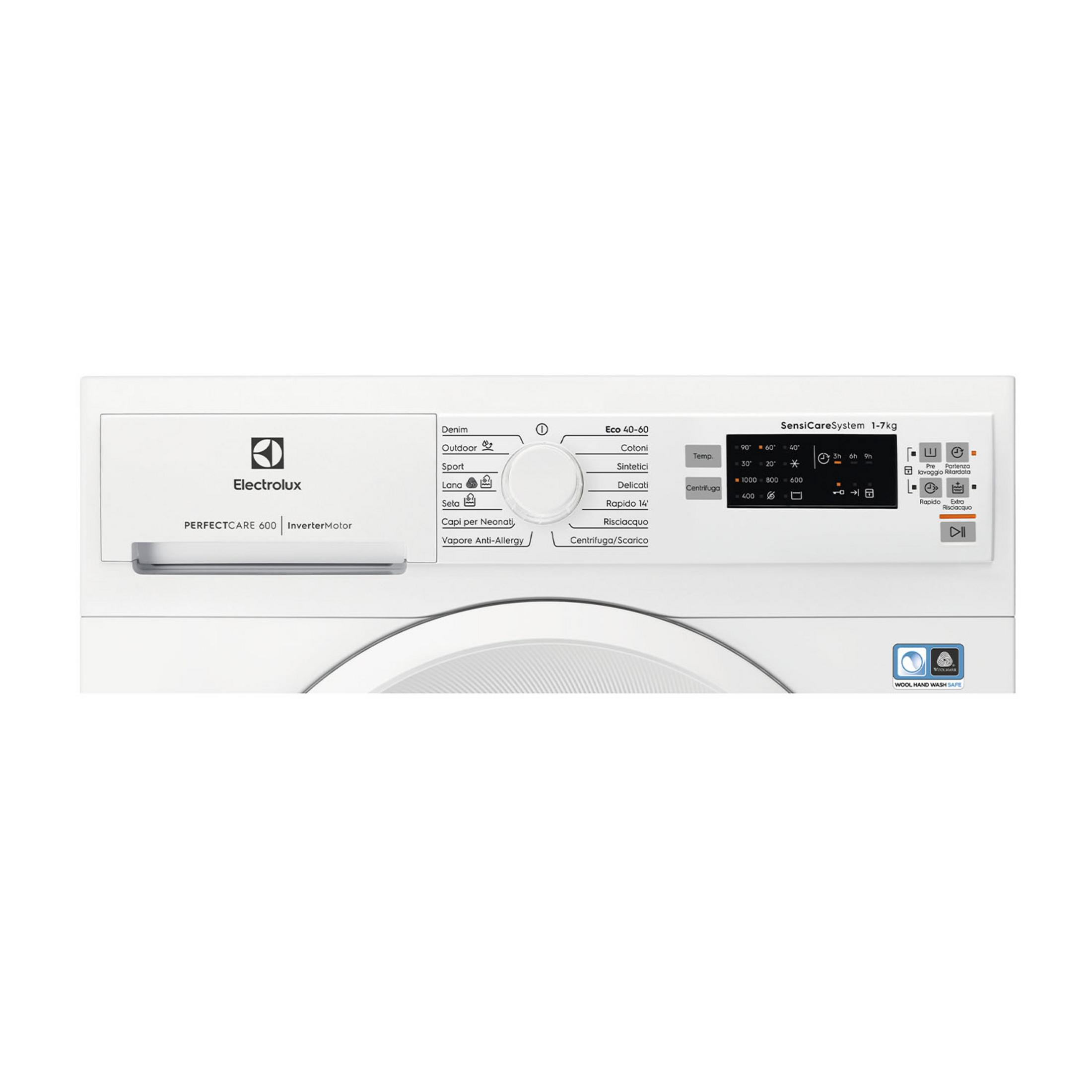 Una lavatrice Electrolux bianca con pannello comandi che mostra programmi come Denim, Outdoor, Sport, Lana, Seta.
