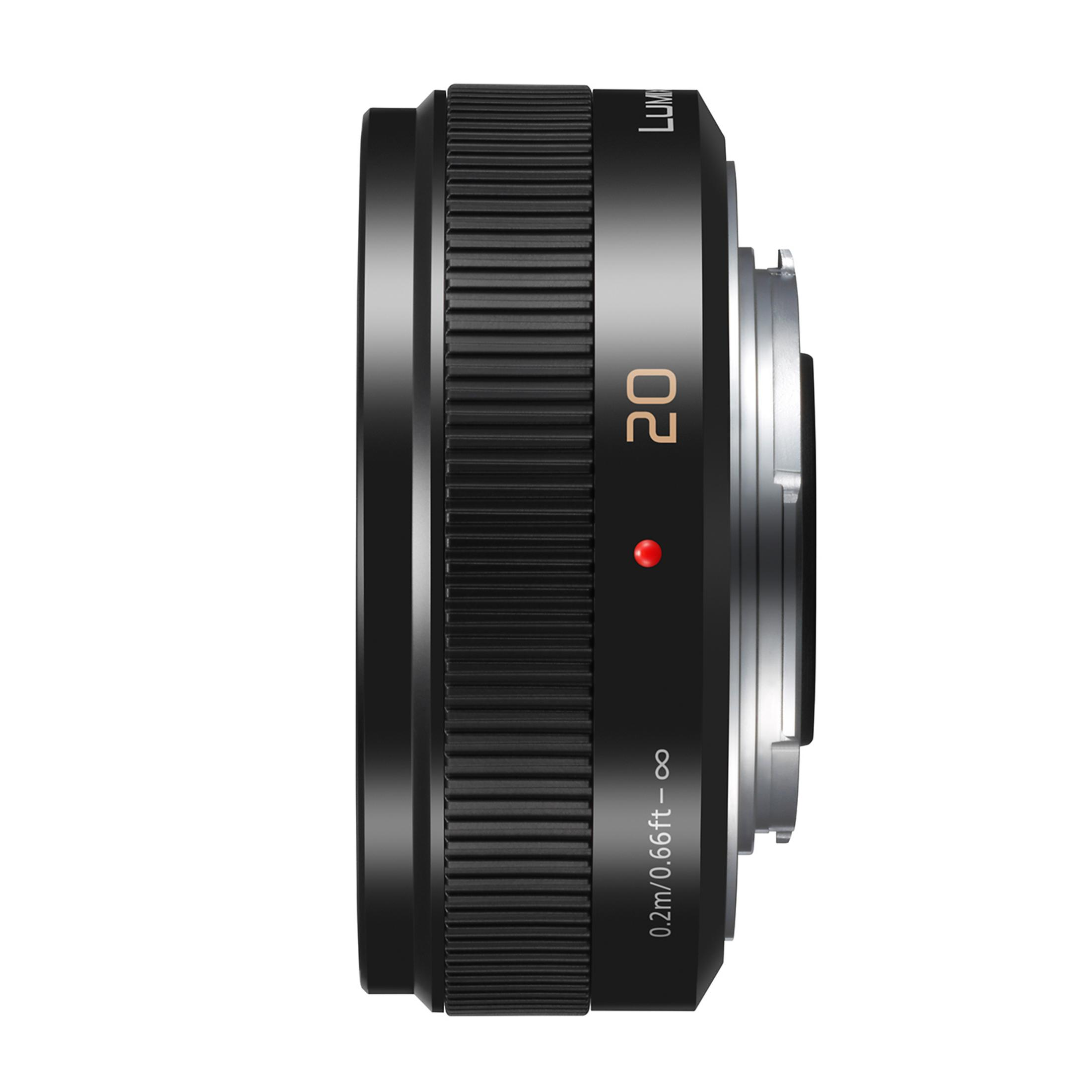 Ein schwarzes Objektiv mit silbernem Bajonett und "20"-Markierung.