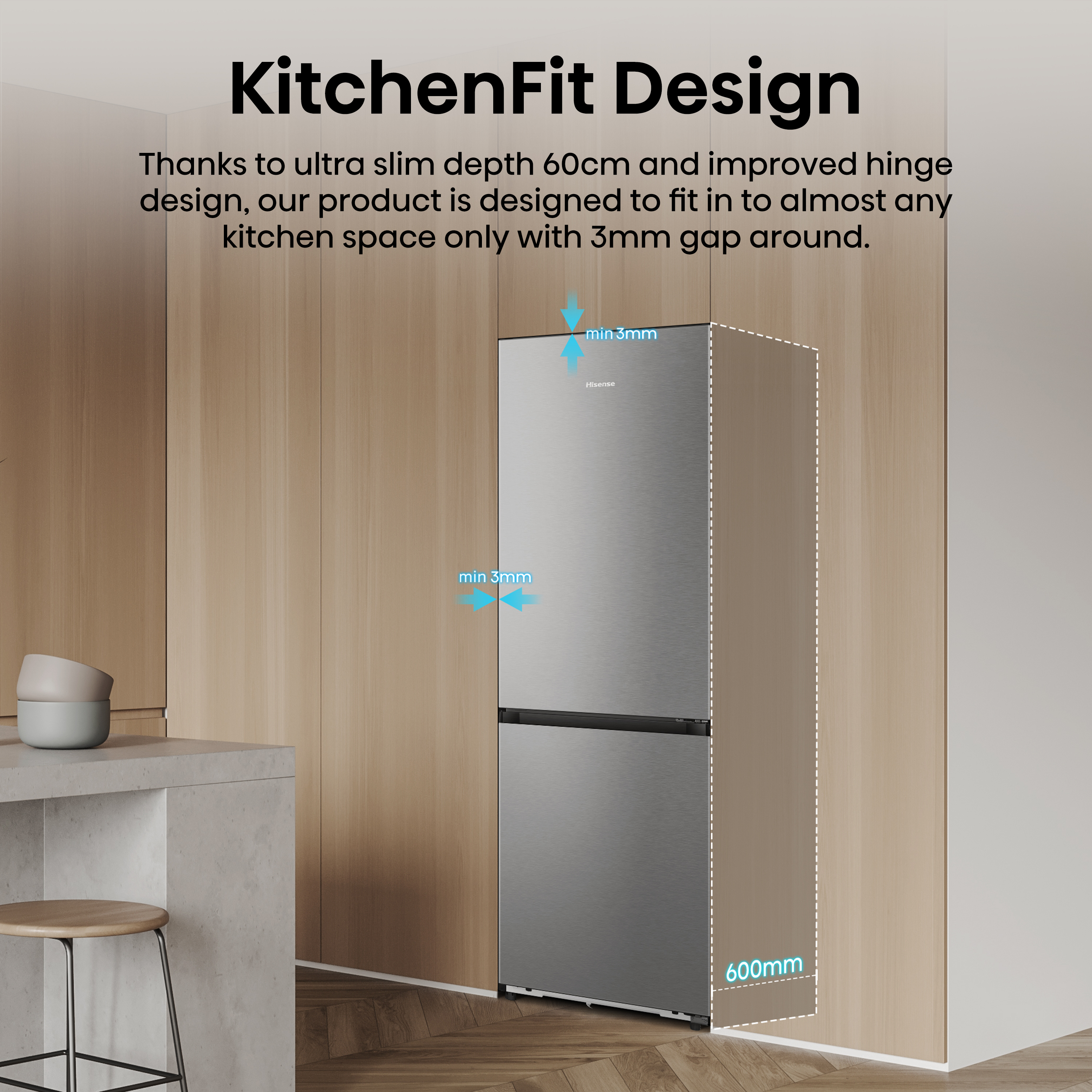 Smukła, srebrna lodówka o głębokości 600 mm w nowoczesnej kuchni.