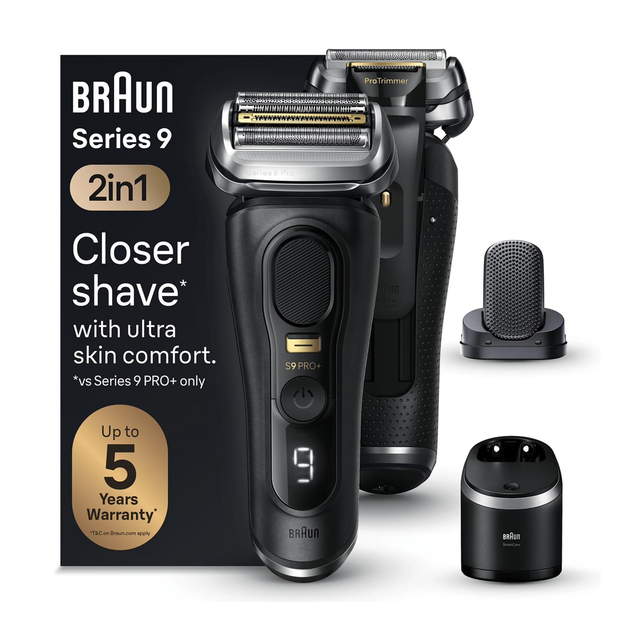 Braun Series 9 elektrische scheerapparaat met laad-/reinigingsstation en trimmeropzetstuk.