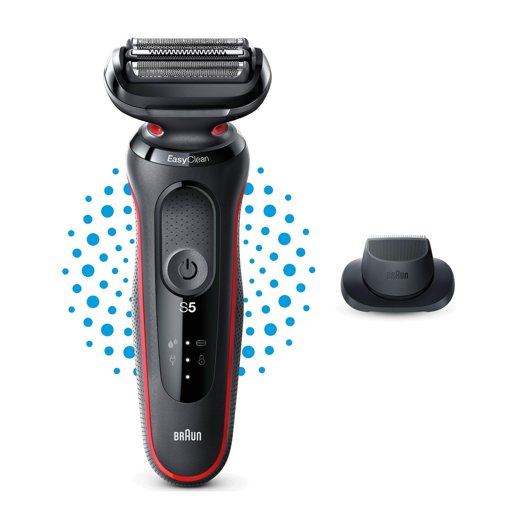 Czarna golarka Braun z czerwonym wykończeniem i stojakiem do ładowania/czyszczenia.