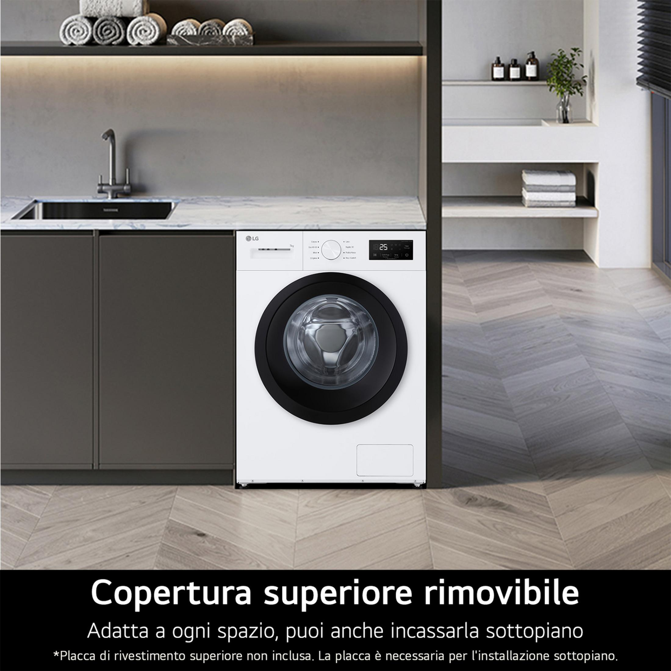 Una lavatrice LG bianca è mostrata in un bagno moderno con pavimenti in legno.