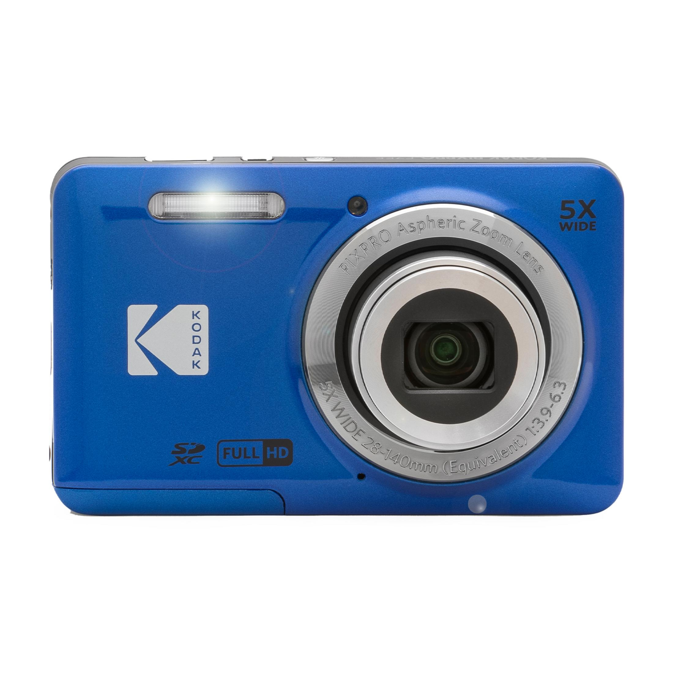 Niebieski aparat cyfrowy Kodak z lampą błyskową, obiektywem 5x i Full HD.