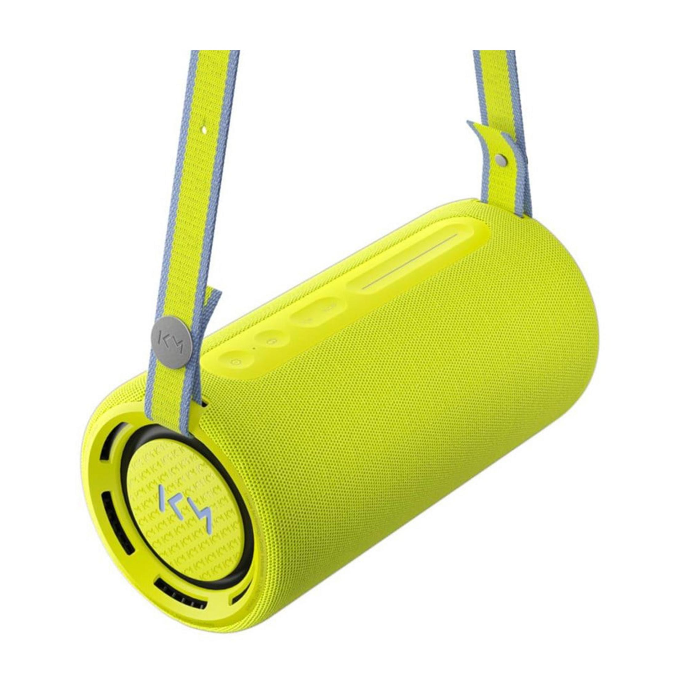 Ein leuchtend gelber Bluetooth-Lautsprecher mit einem Tragegurt aus gelben und blauen Stoffstreifen.