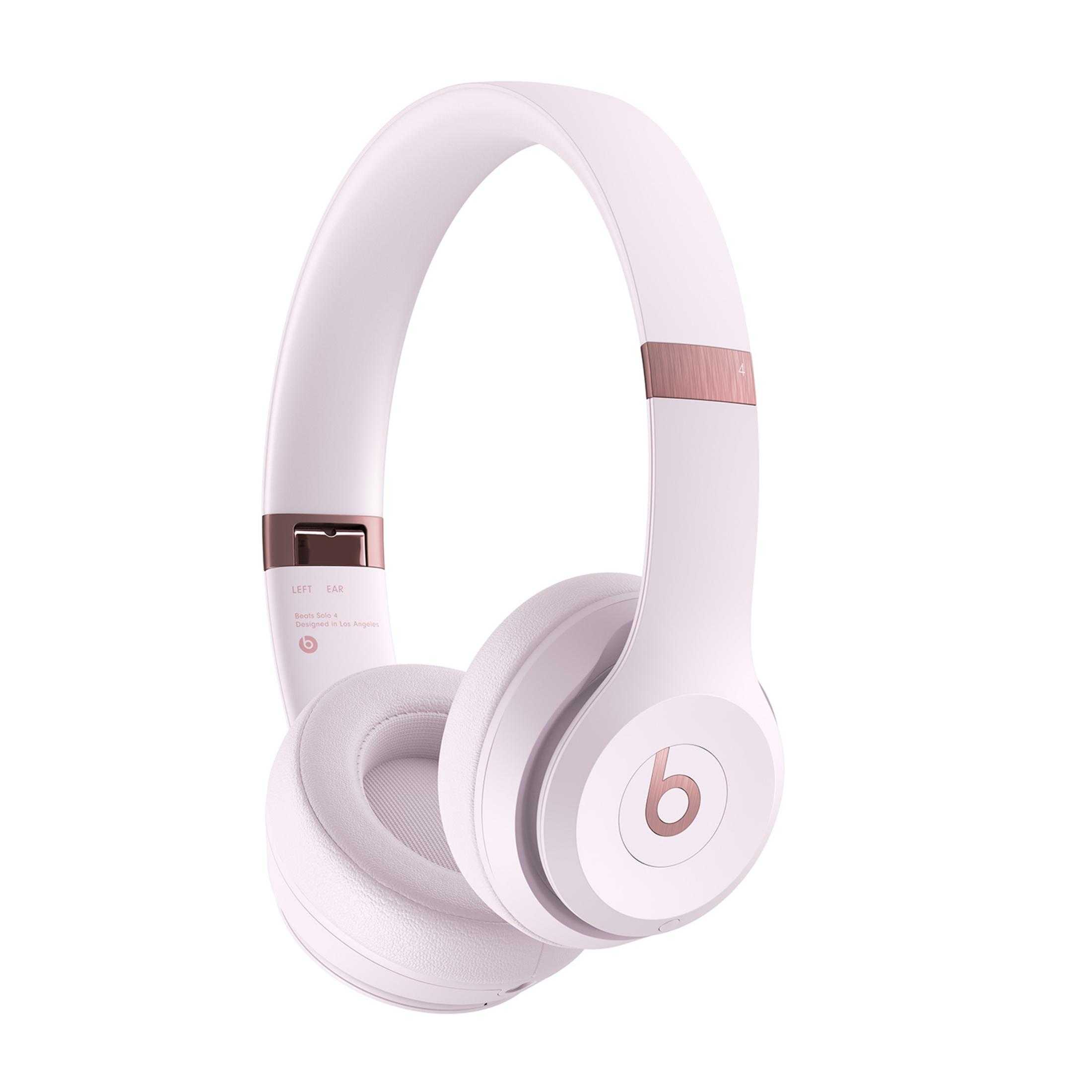 Jasnoróżowe słuchawki z akcentami w kolorze różowego złota na białym tle.