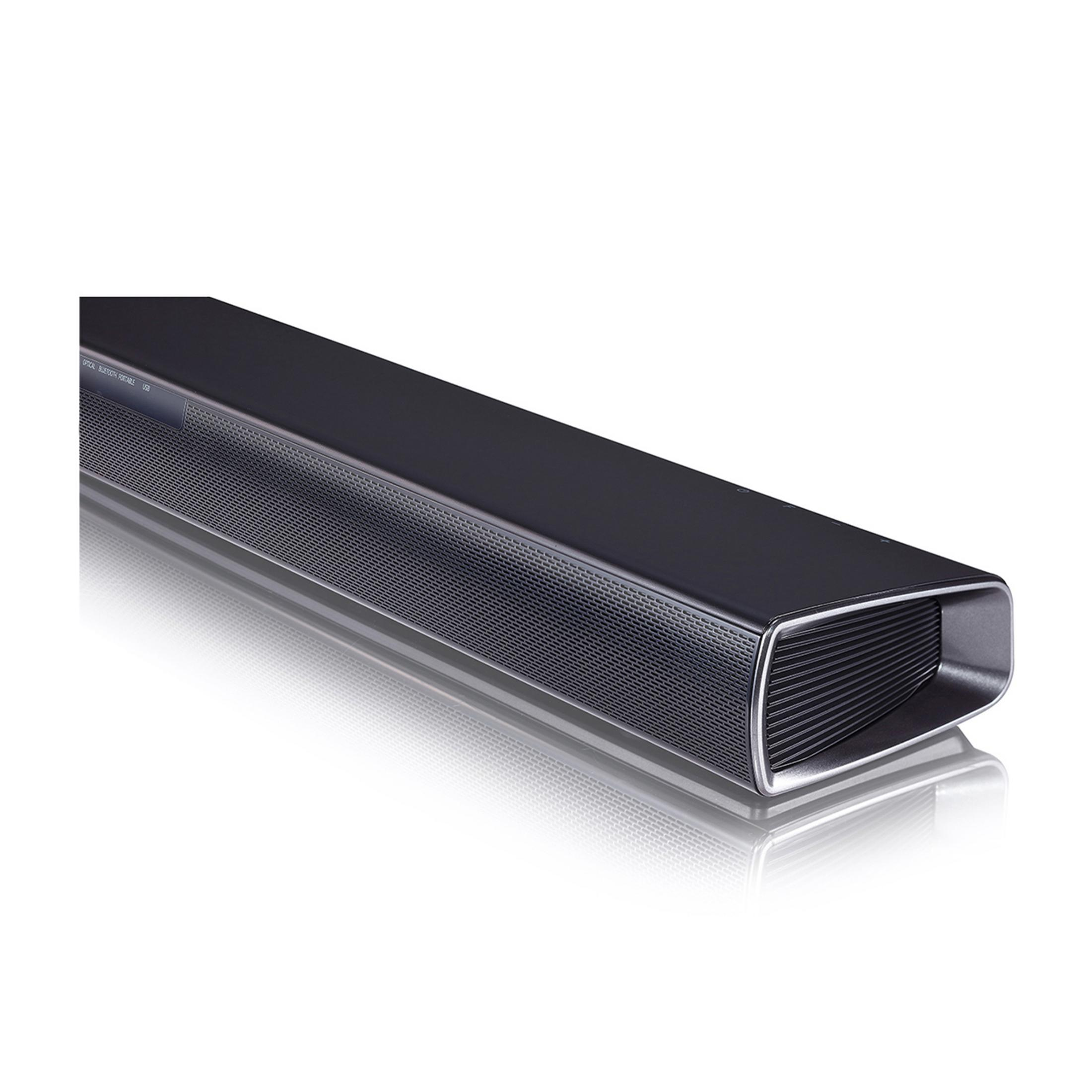 Altoparlante soundbar nero con accenti argentati su sfondo bianco.