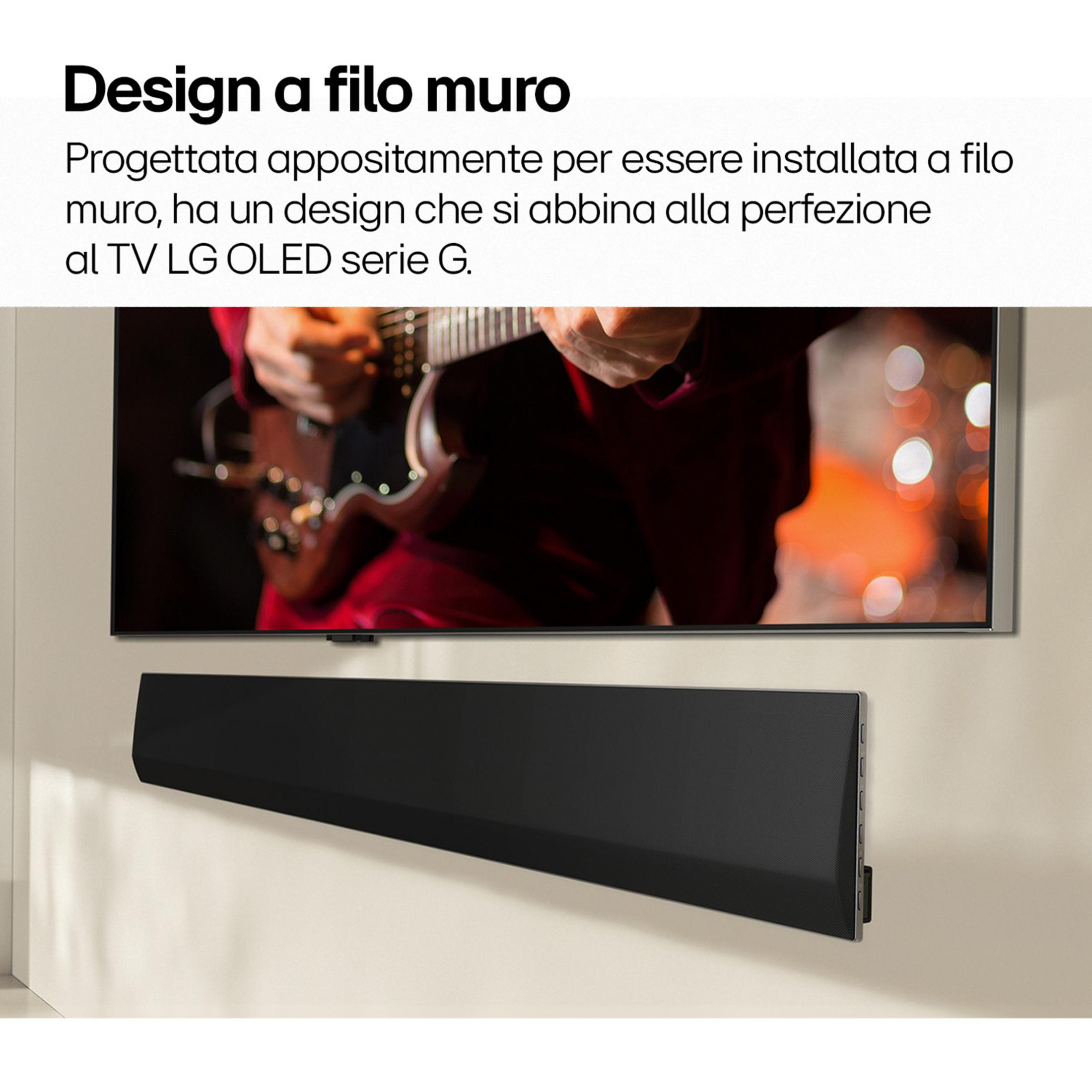 Soundbar nera sotto un TV LG OLED con un chitarrista.