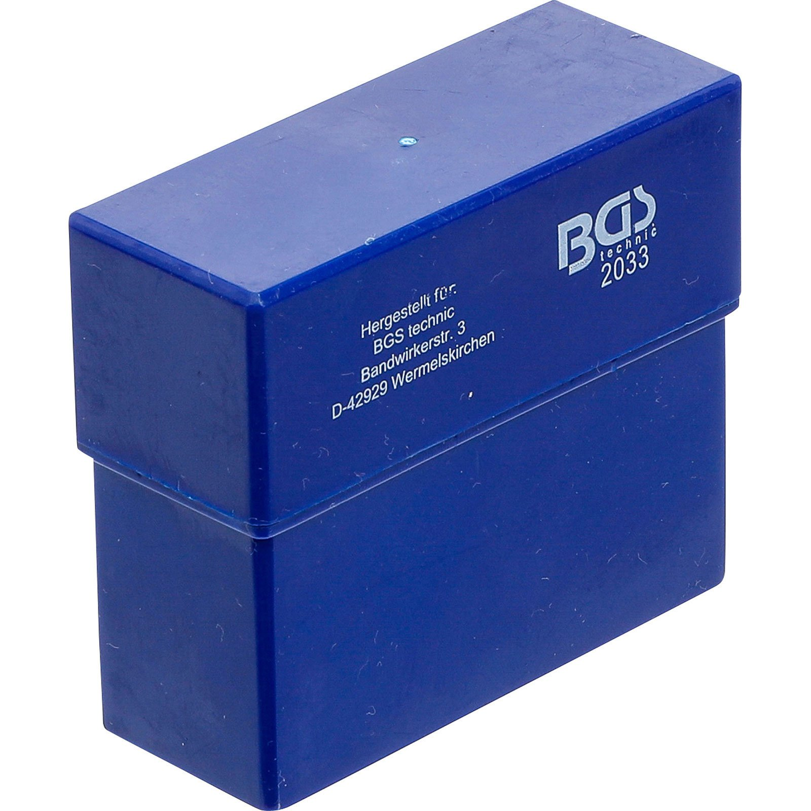 Blauer Behälter mit Aufdruck 'BGS technic 2033' und Adresse.