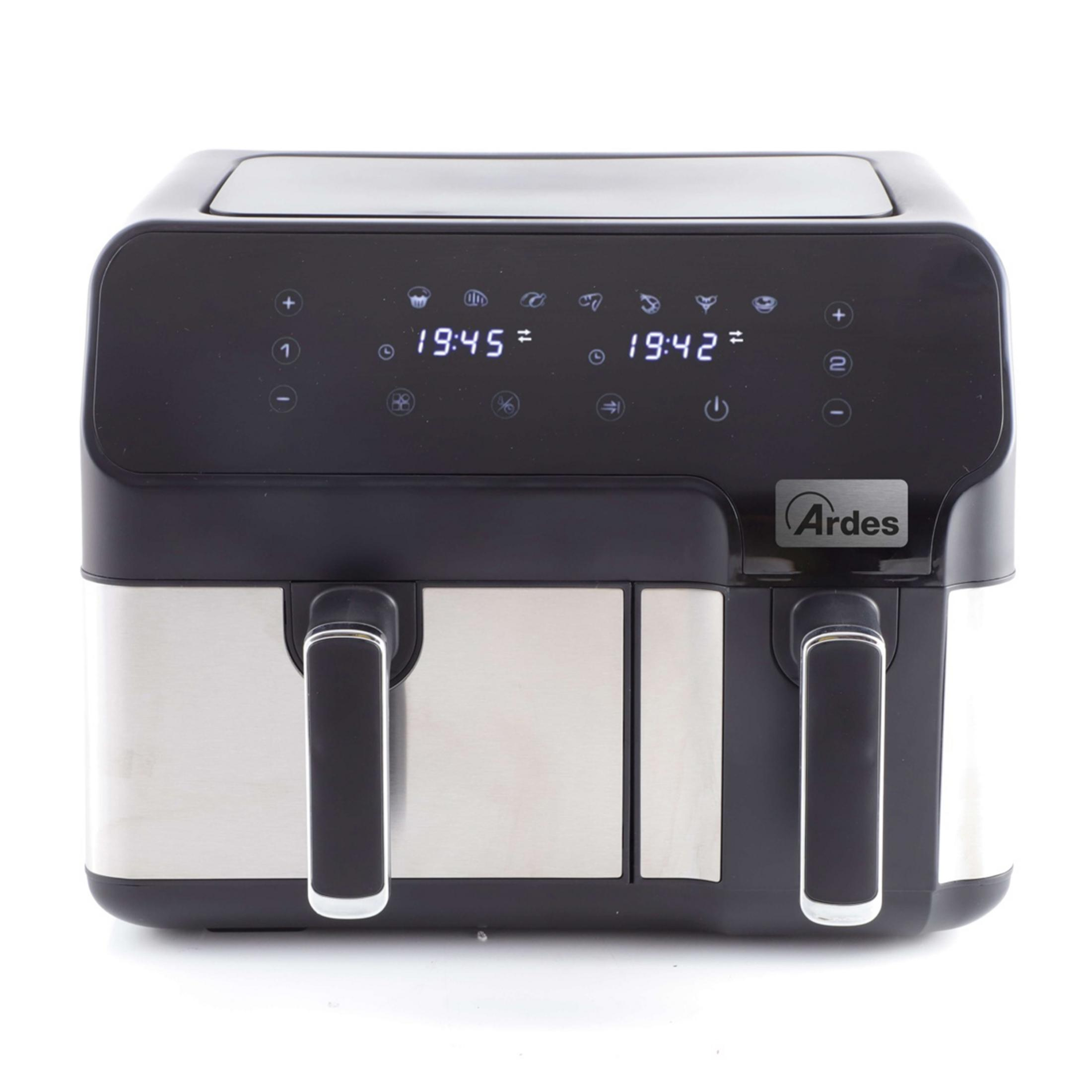 Czarna i srebrna podwójna frytkownica beztłuszczowa z cyfrowym wyświetlaczem.