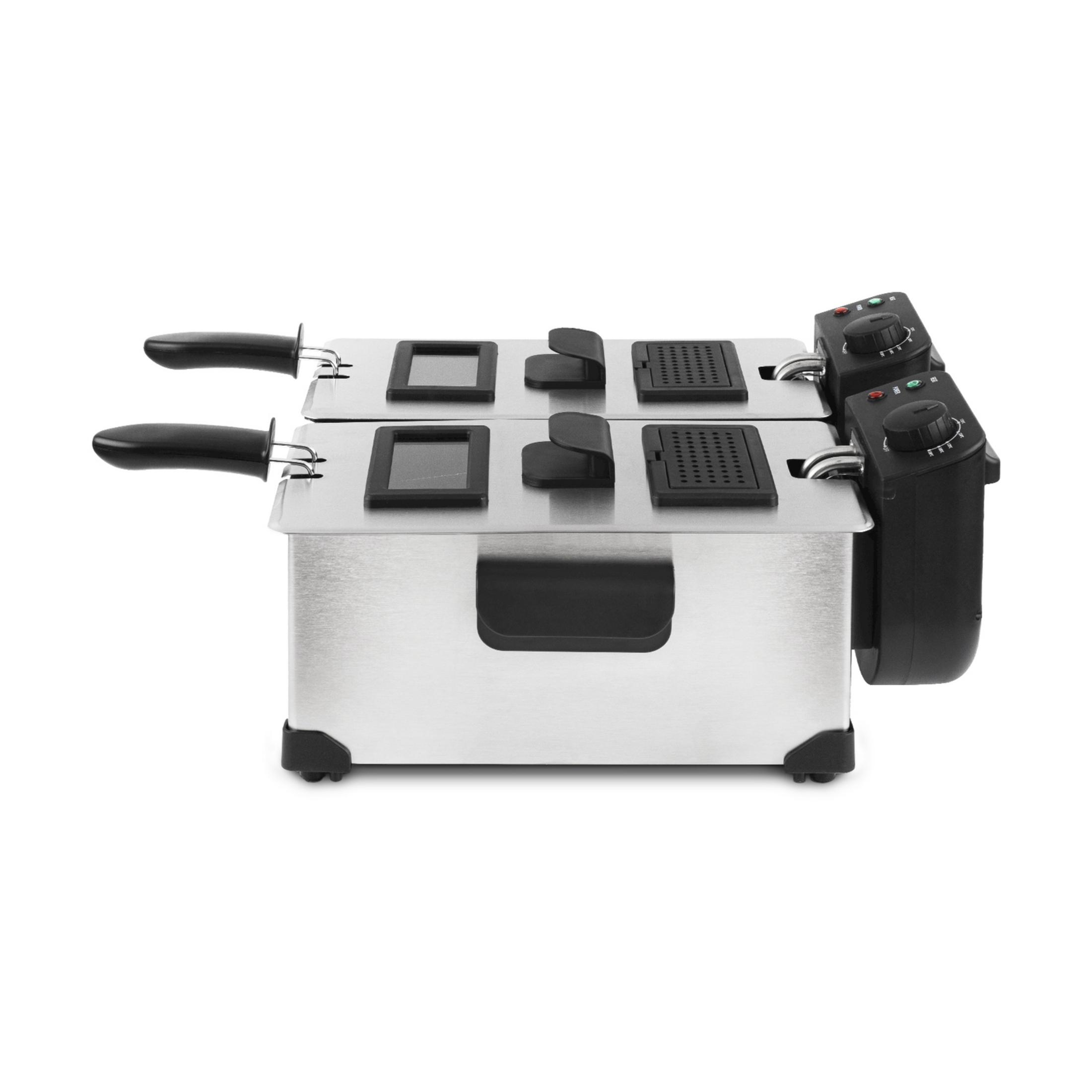 Dwie srebrne frytownice obok siebie z czarnymi uchwytami i panelami sterowania.