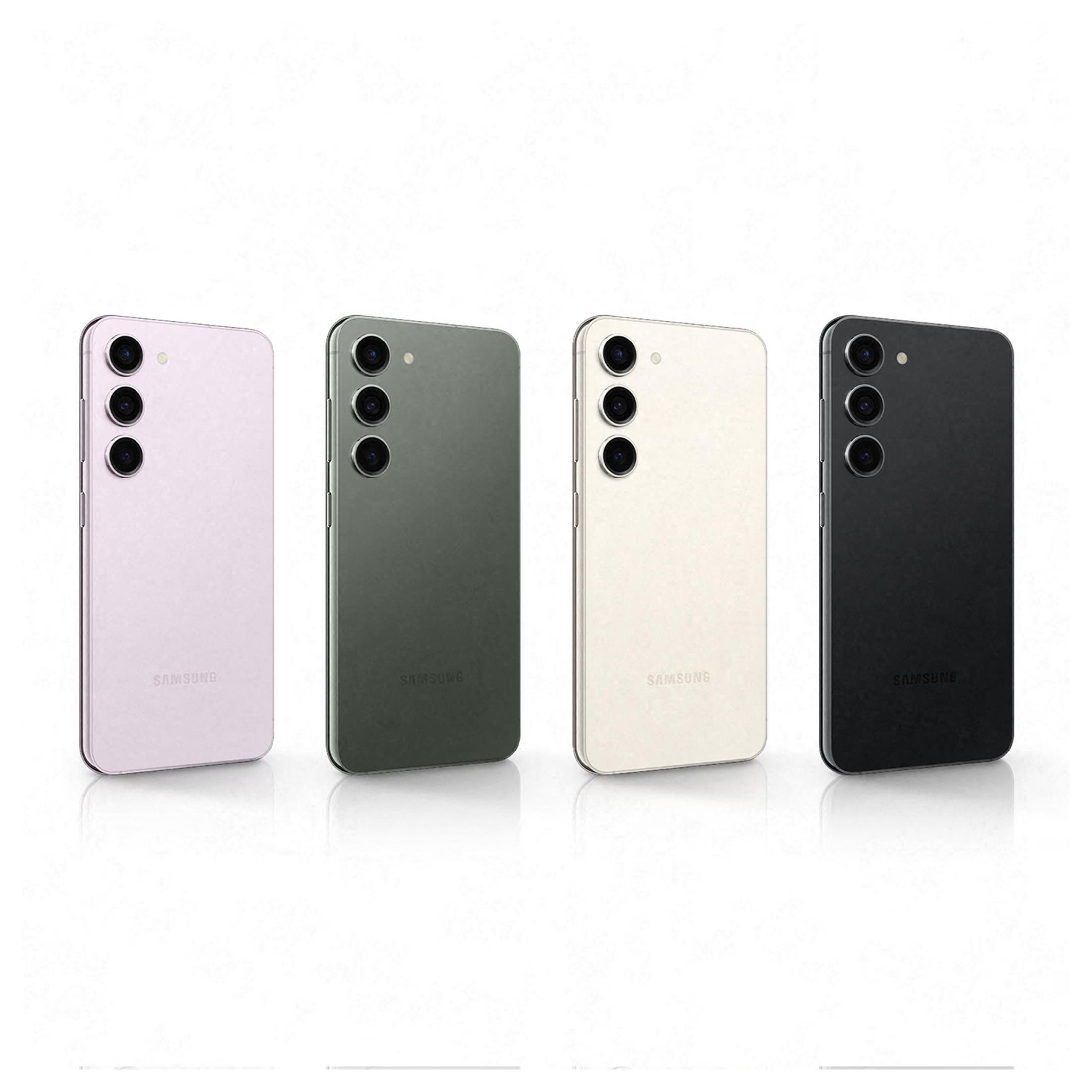 Cztery smartfony Samsung obok siebie: lawendowy, zielony, kremowy i czarny.
