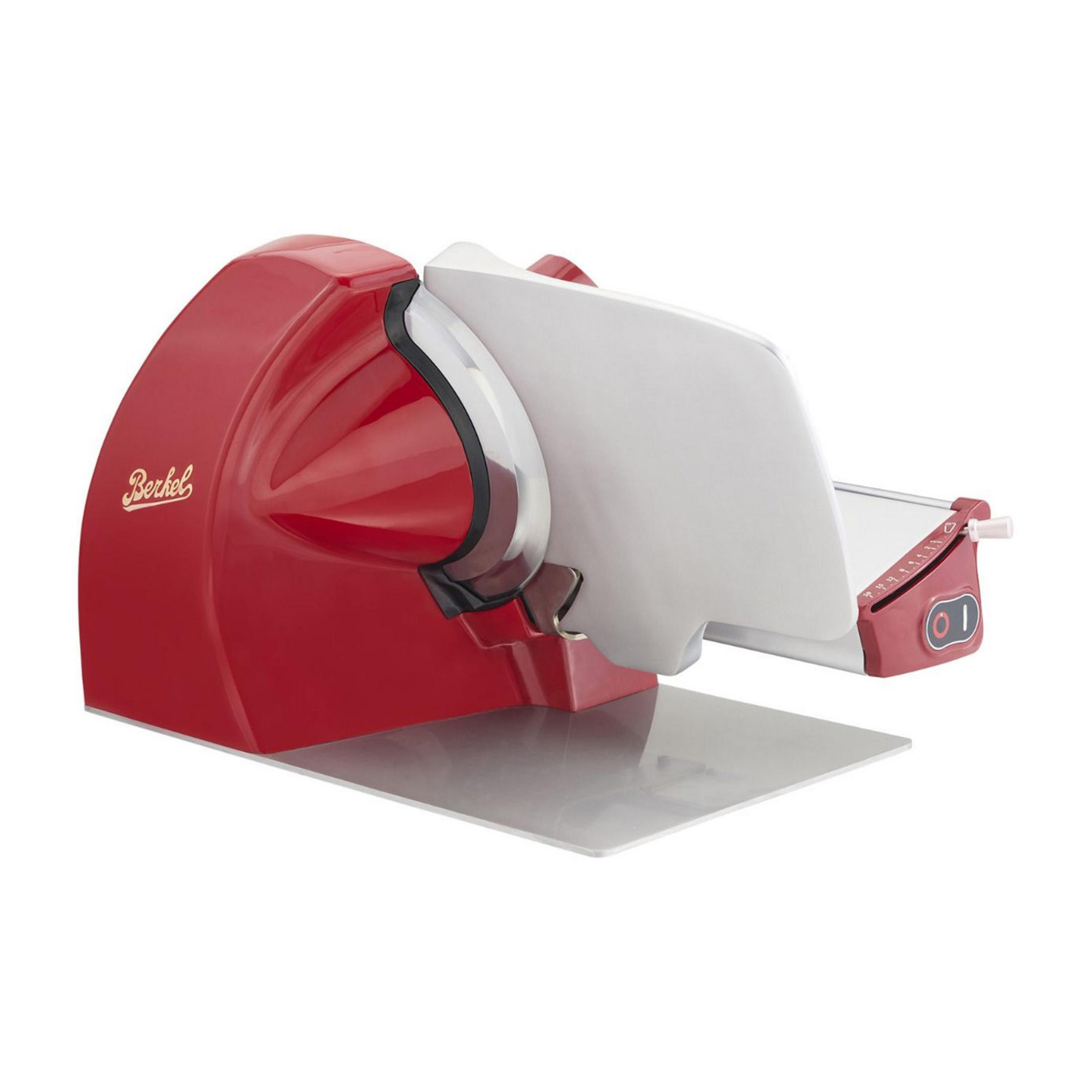 Una affettatrice Berkel rossa con piatto argentato.