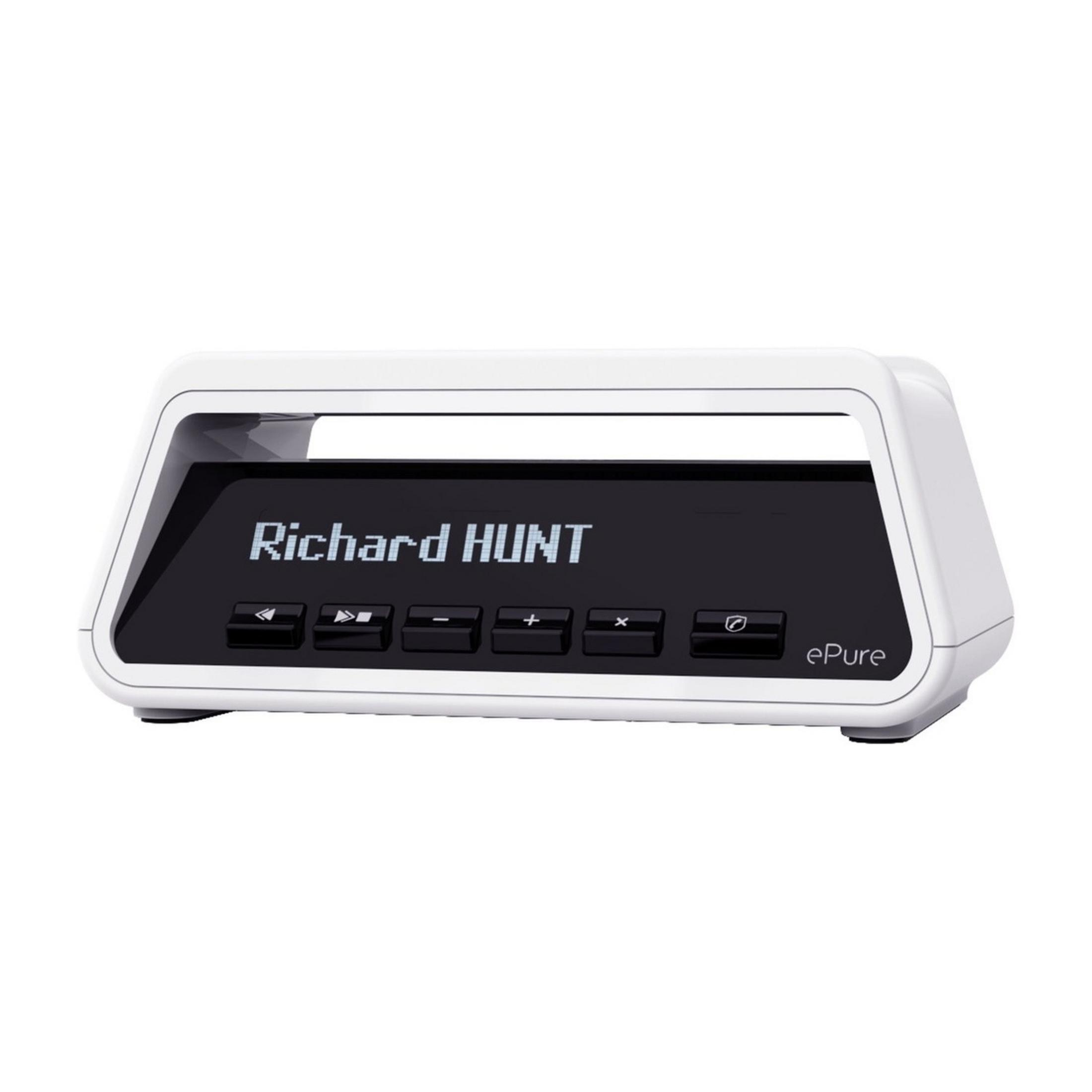 Ein weißes ePure Radio mit schwarzem Display, das „Richard HUNT“ anzeigt.