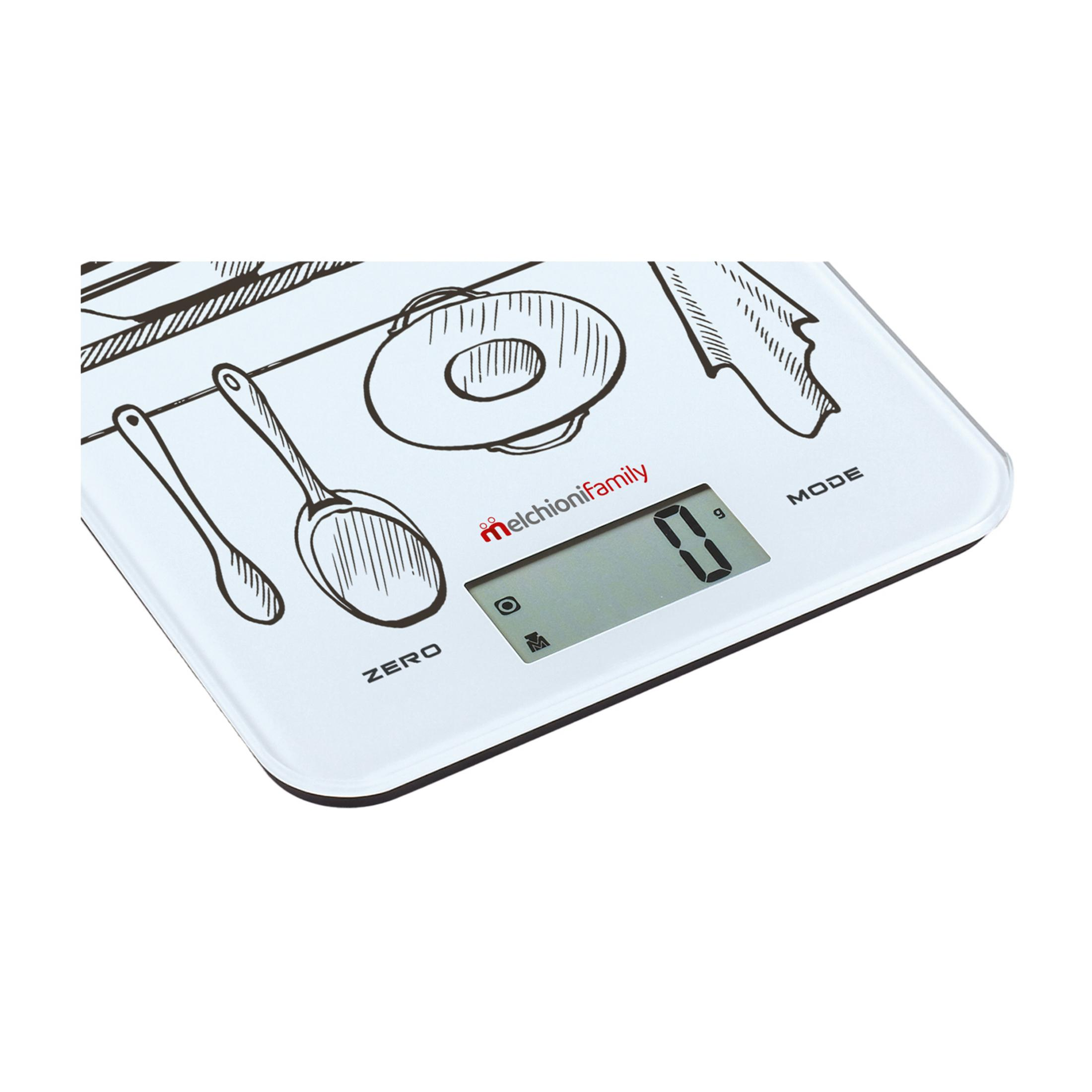 Una báscula de cocina blanca con ilustraciones de utensilios y pantalla digital.
