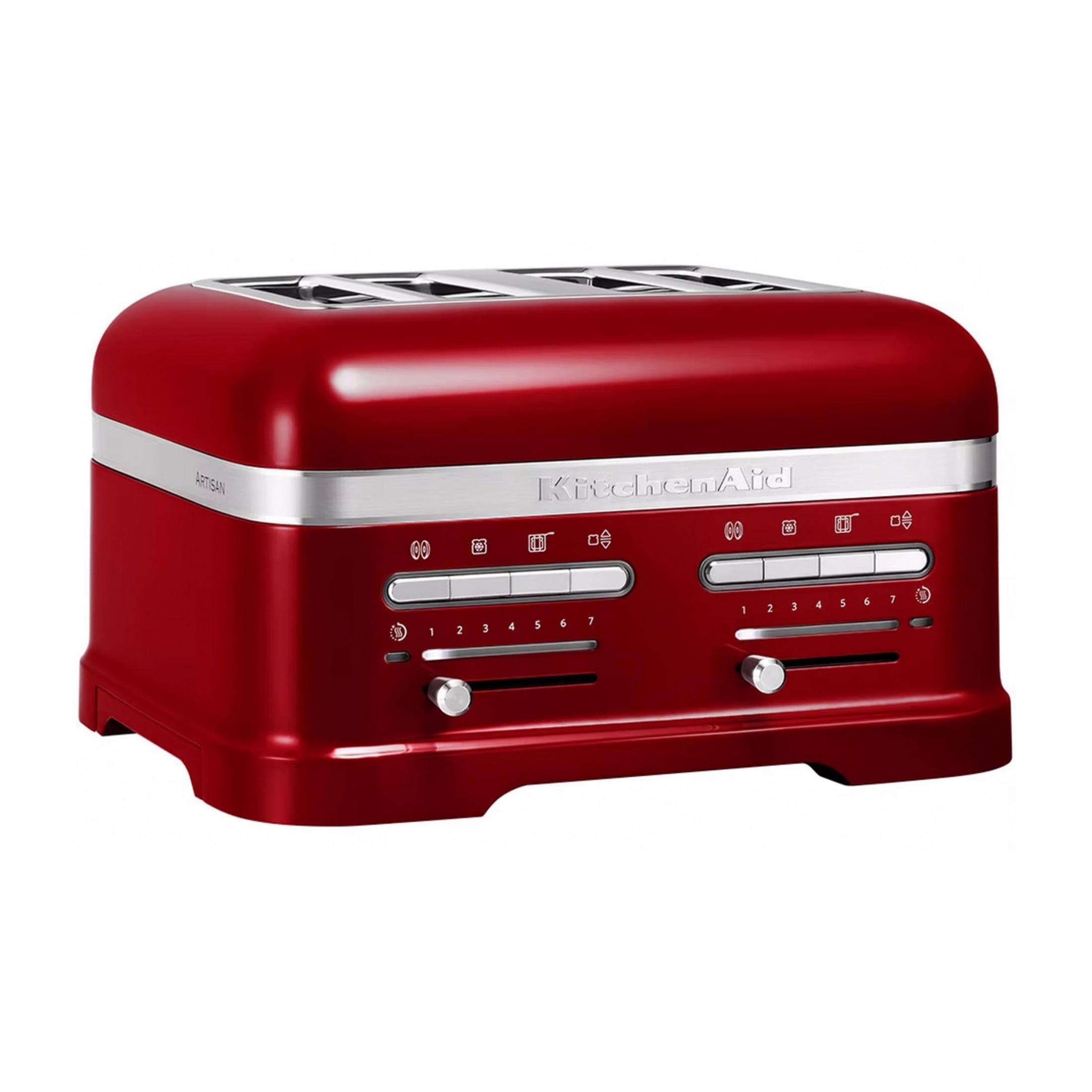 Gümüş kontrolleri olan kırmızı renkli iki yuvalı KitchenAid tost makinesi.