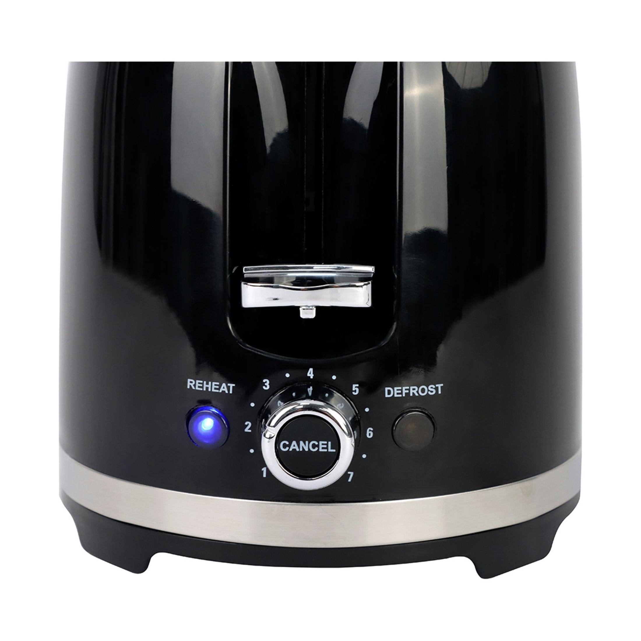 Czarny toster z chromowanymi akcentami, z przyciskiem anuluj i pokrętłem ustawień.