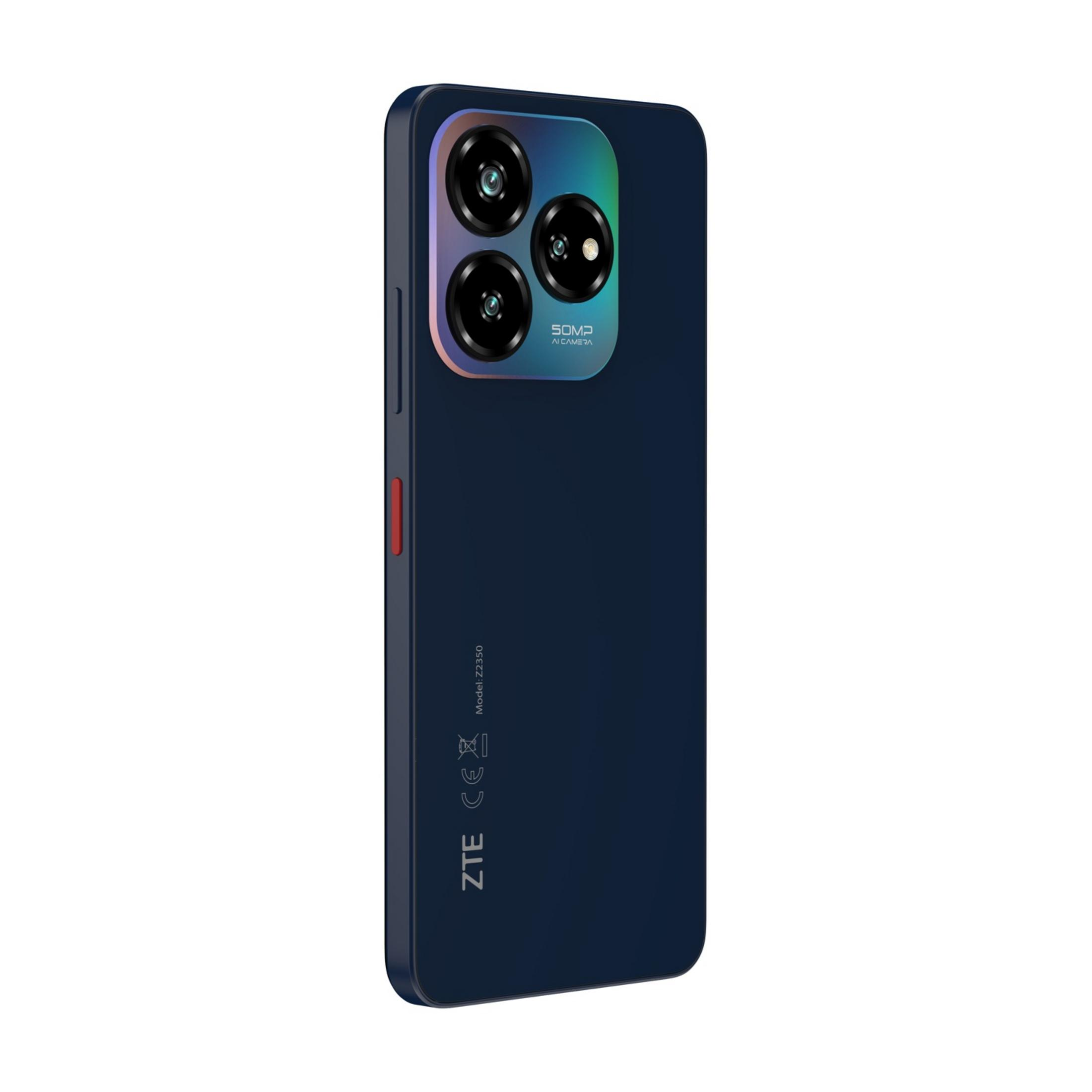 Smartphone blu scuro con tripla fotocamera e pulsante rosso, retro con logo.