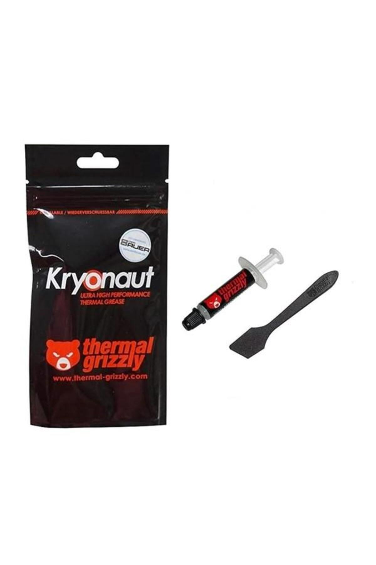 Kryonaut termal macun aplikatör ve şırınga ile siyah arka plan üzerinde.