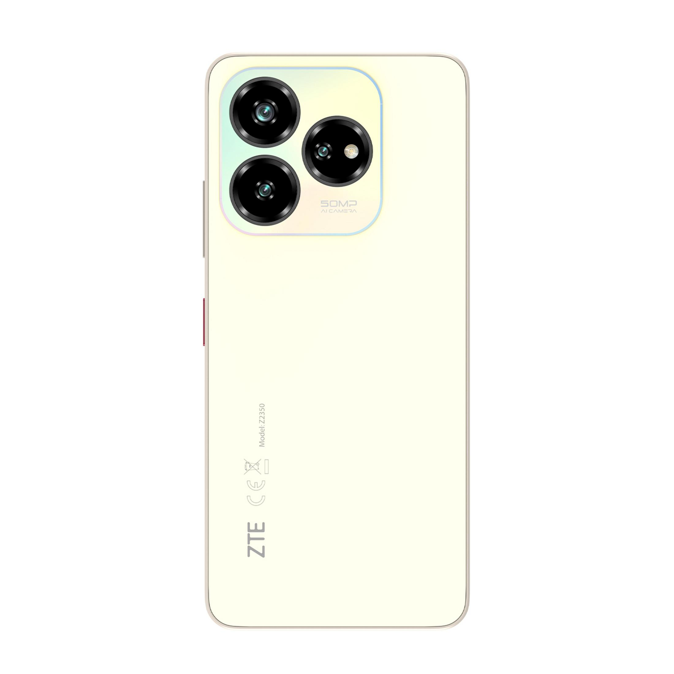 Uno smartphone color crema con tripla fotocamera e logo ZTE.