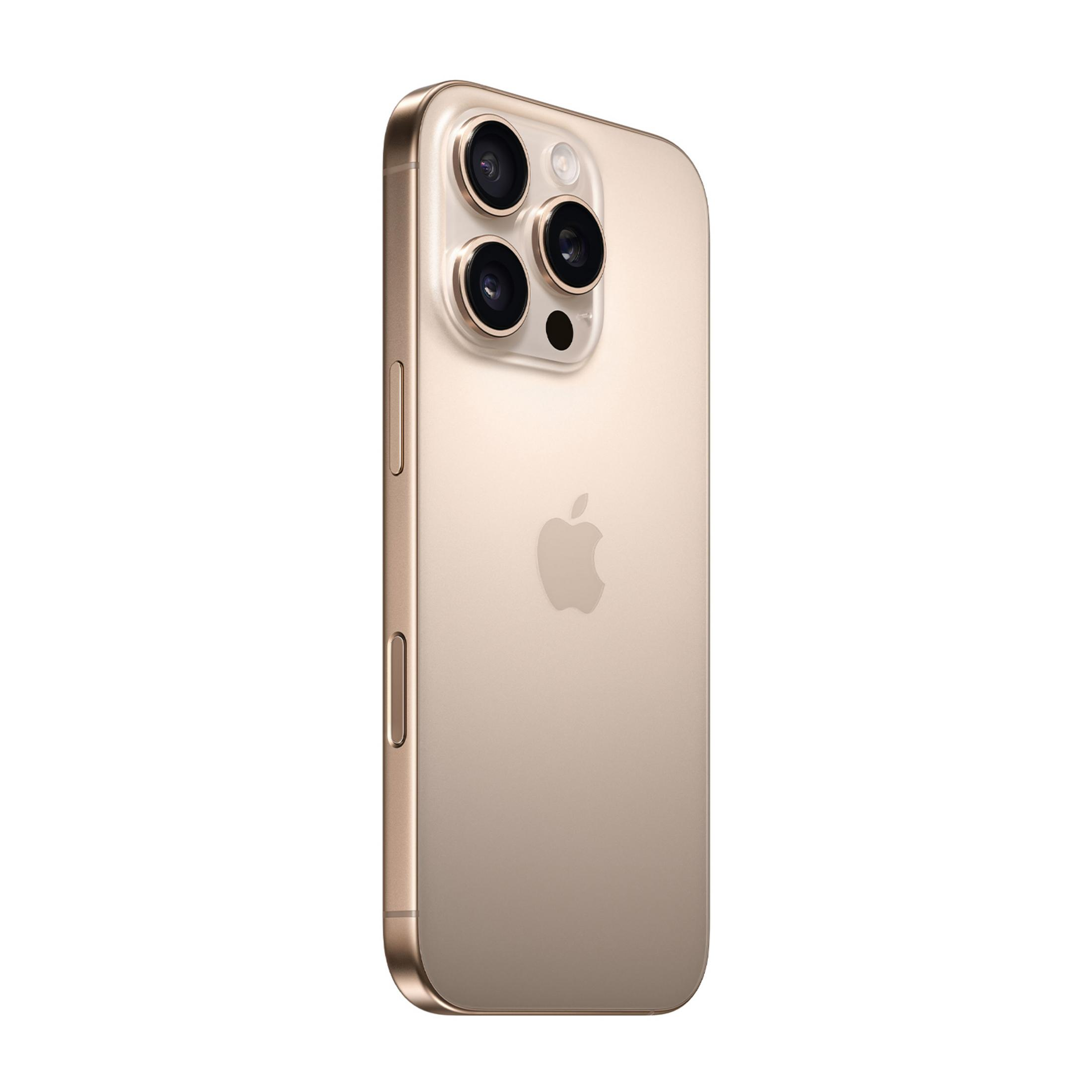 Złoty iPhone z trzema aparatami, widziany od tyłu na białym tle.