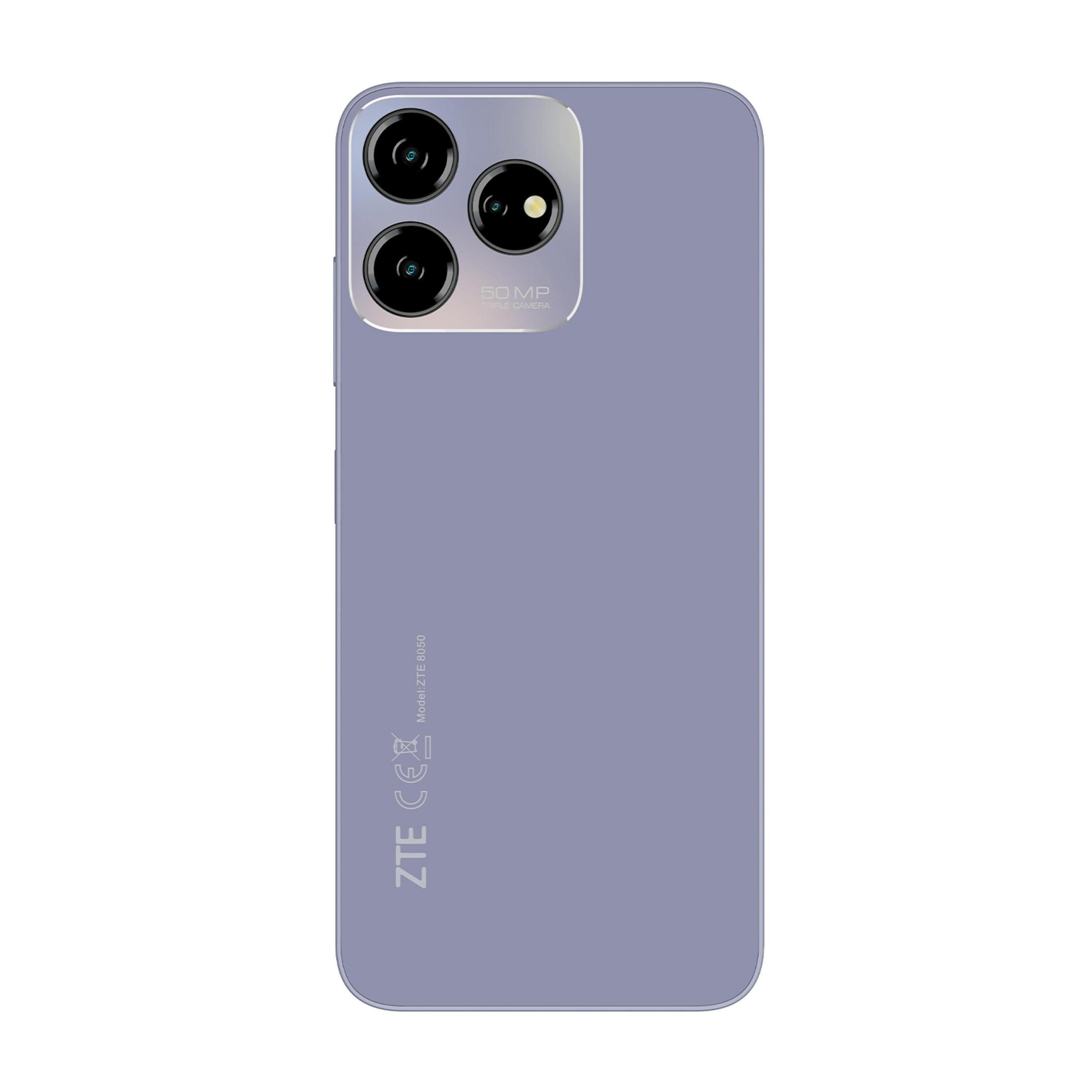 Uno smartphone viola con tripla fotocamera, etichettato 50 MP.
