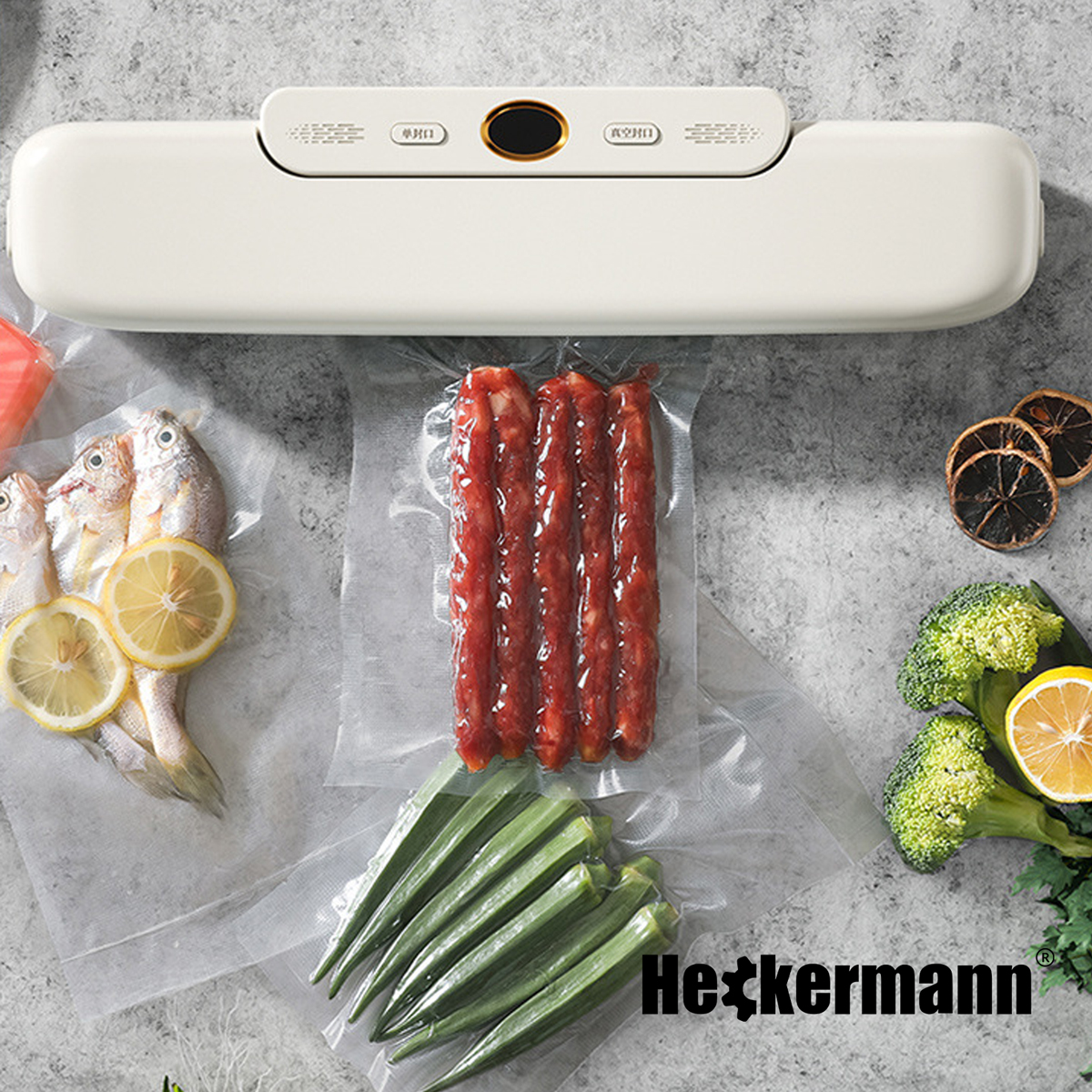 Zgrzewarka próżniowa z rybą, kiełbaskami, okrą, brokułami i plasterkami cytryny.