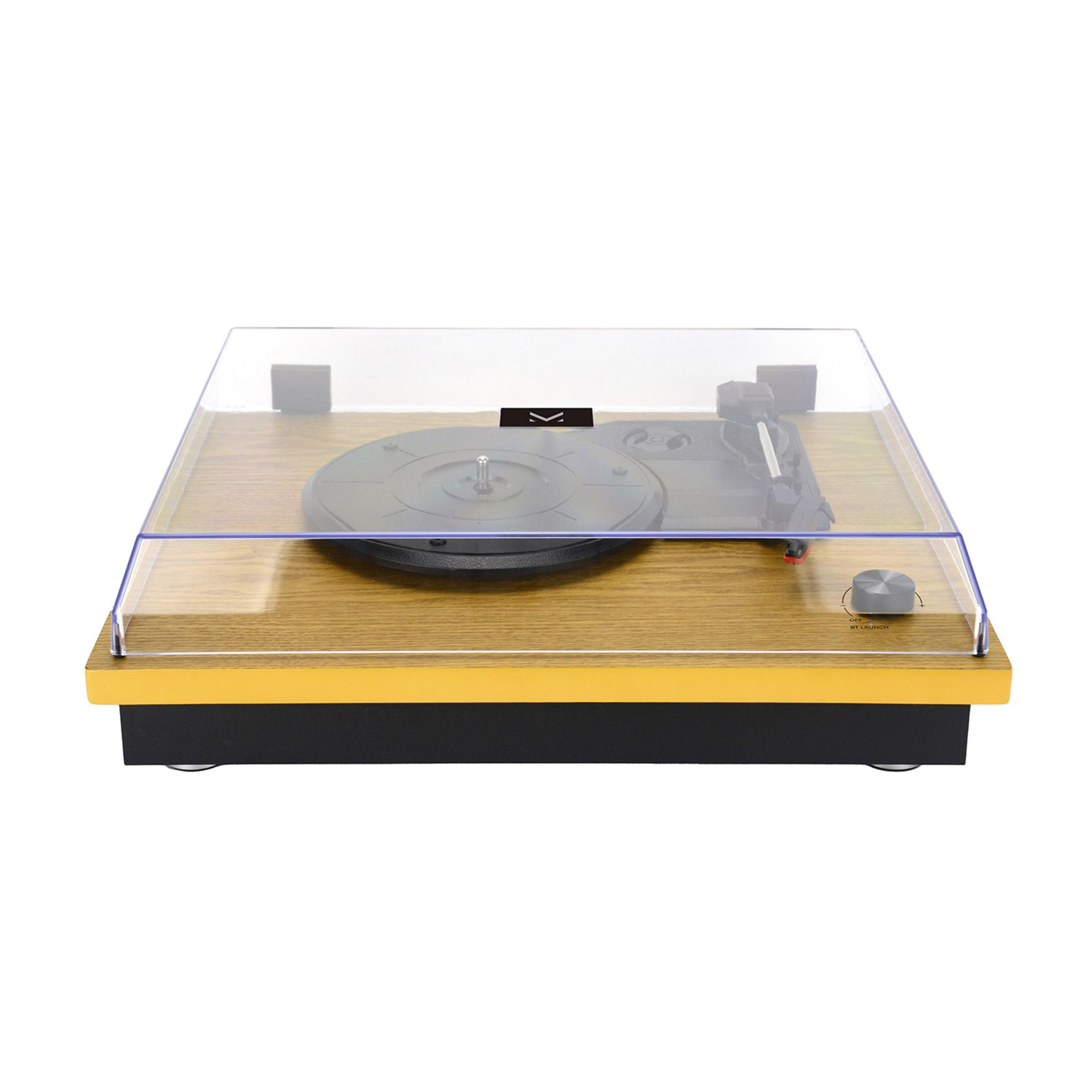 Tocadiscos de grano de madera con tapa antipolvo transparente y perilla plateada.