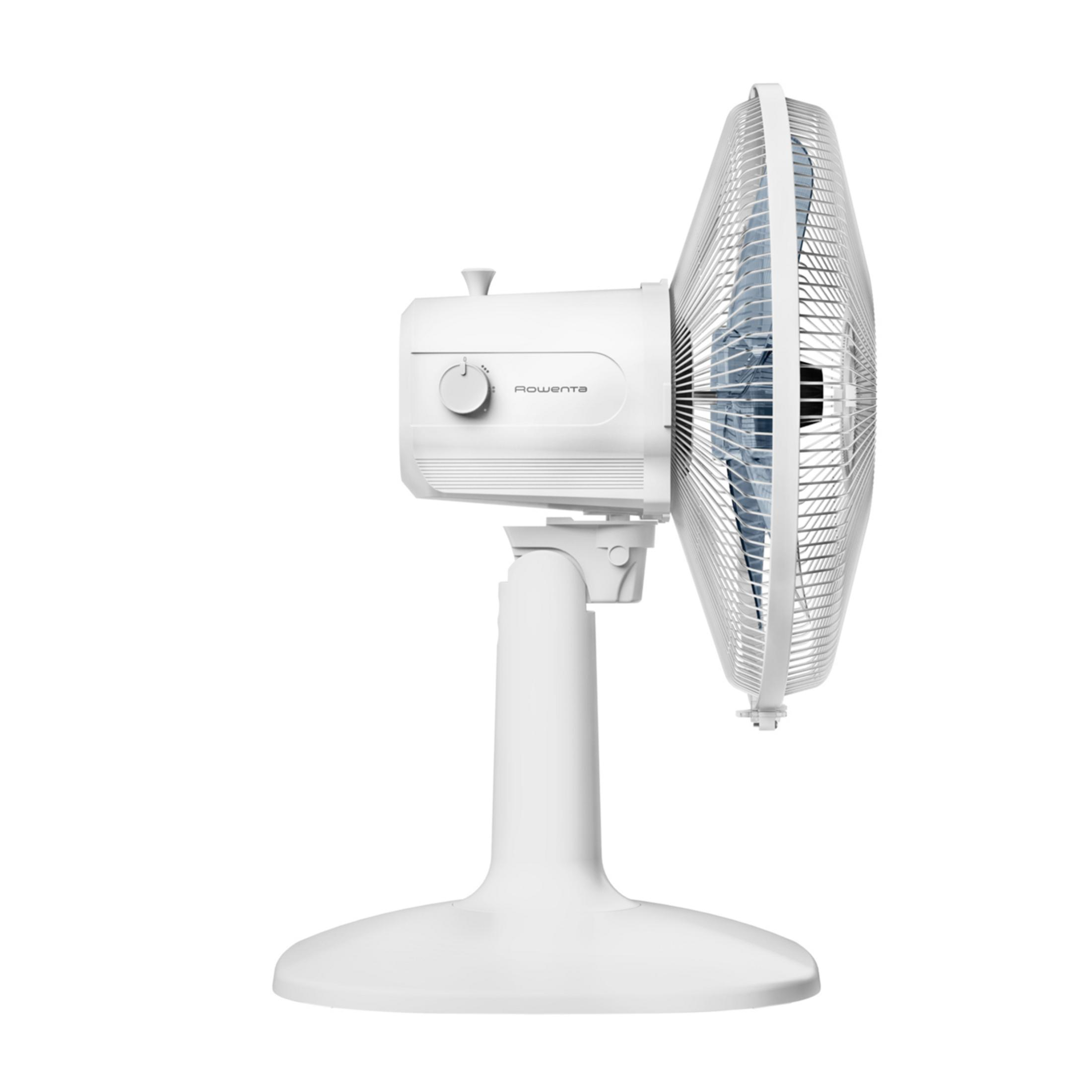 Biały wentylator biurkowy Rowenta z niebieskimi łopatkami i pokrętłem sterującym.