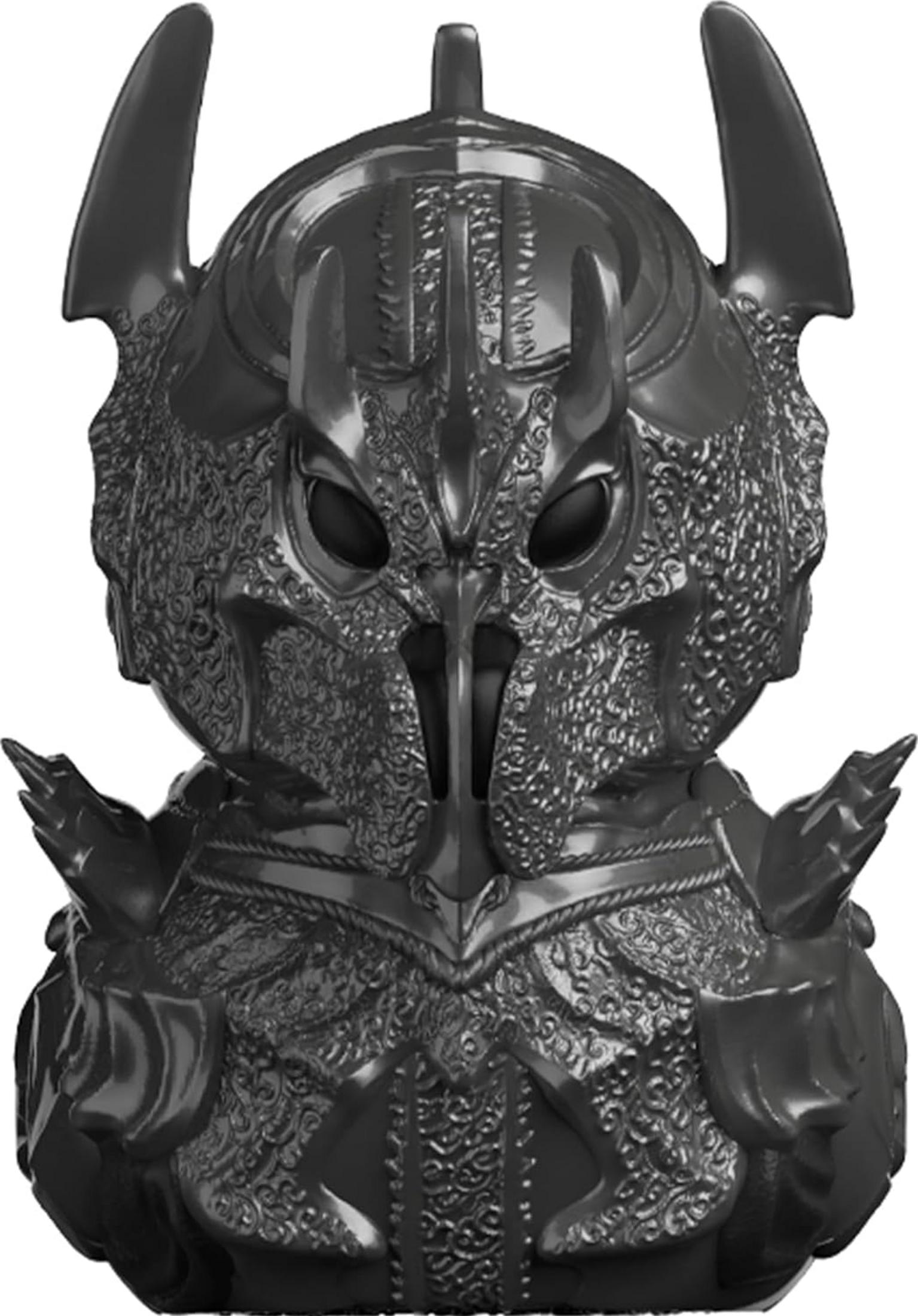 Dunkelgrauer Helm mit detaillierten Schnitzereien, Hörnern und Augen.