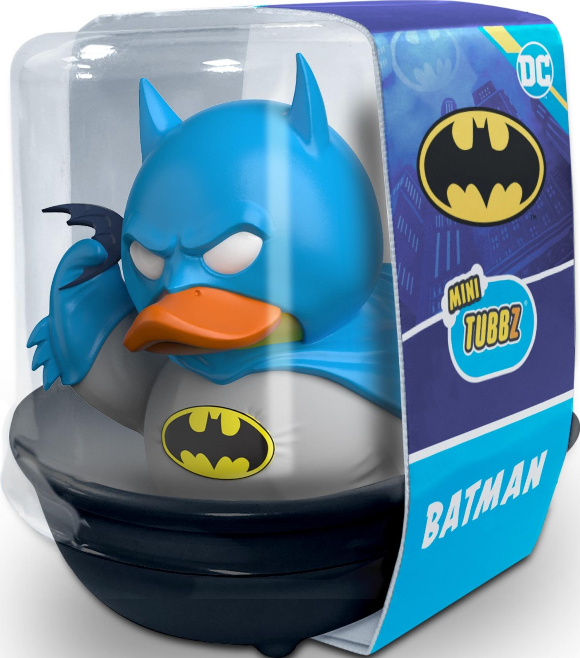 Ein Batman-Quietscheentchen in blauer Maske und Umhang mit gelbem Batman-Logo.