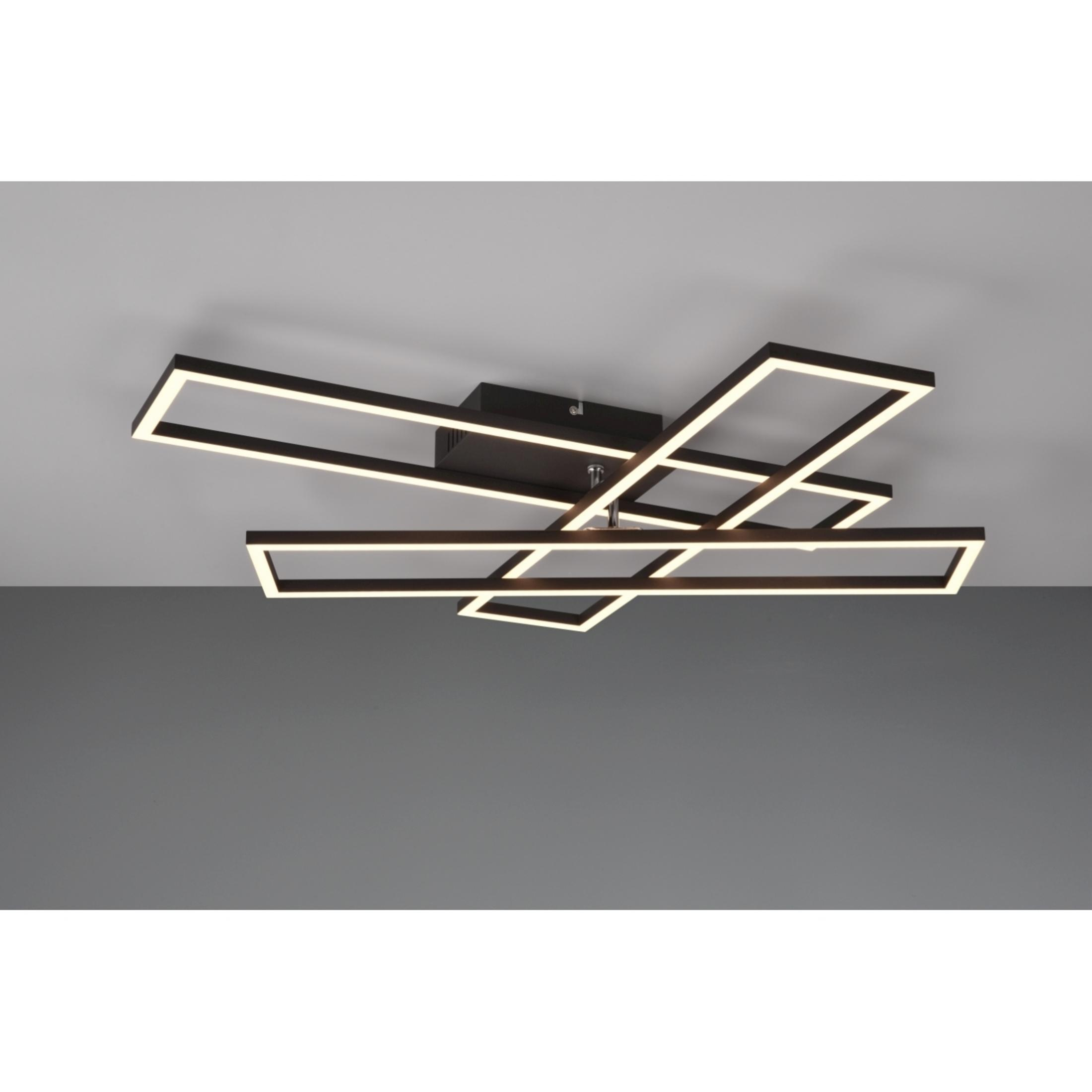 Plafoniera moderna con rettangoli intrecciati e illuminazione a LED.