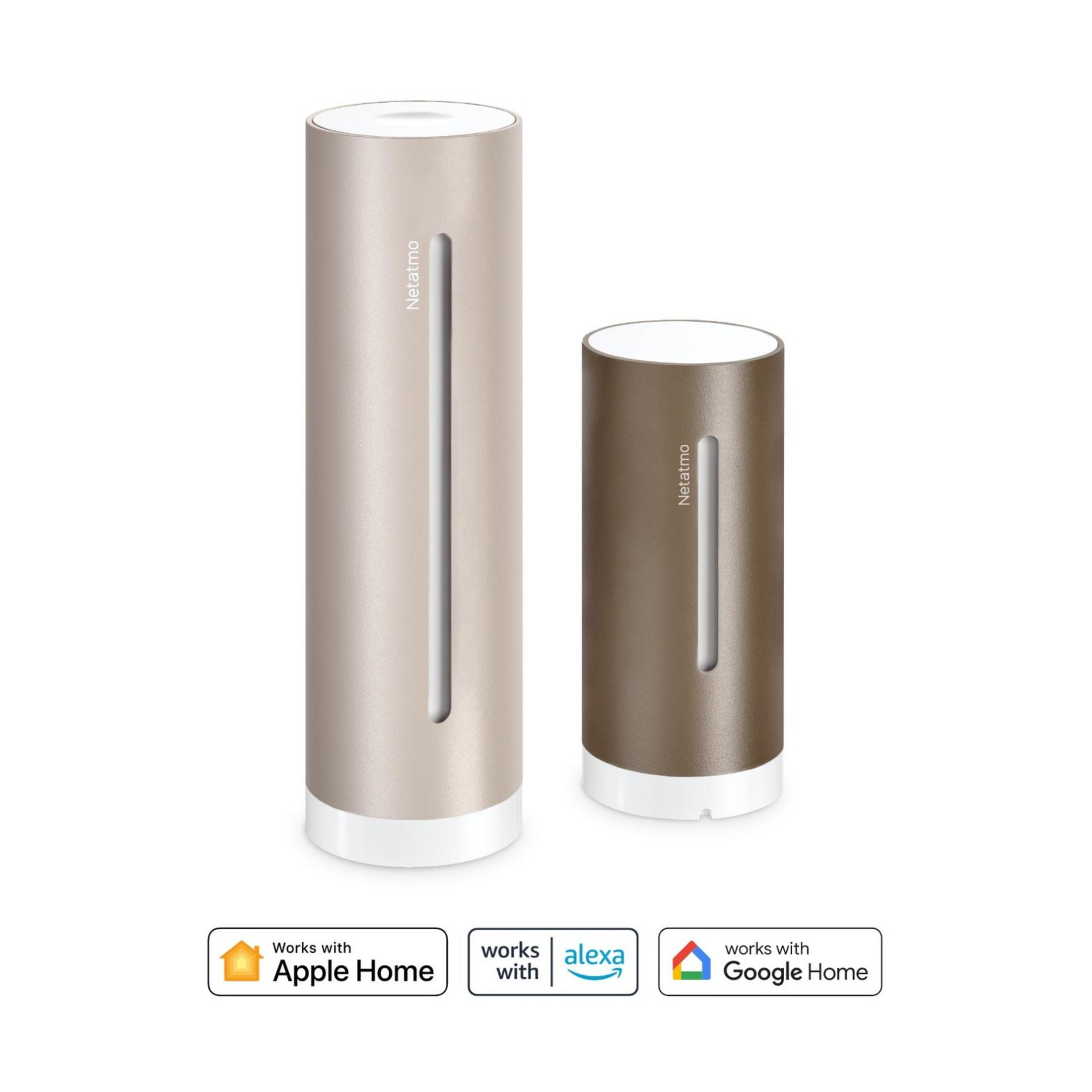 Zwei Netatmo-Geräte in Bronze und Beige mit Logos für Apple Home, Alexa und Google Home.