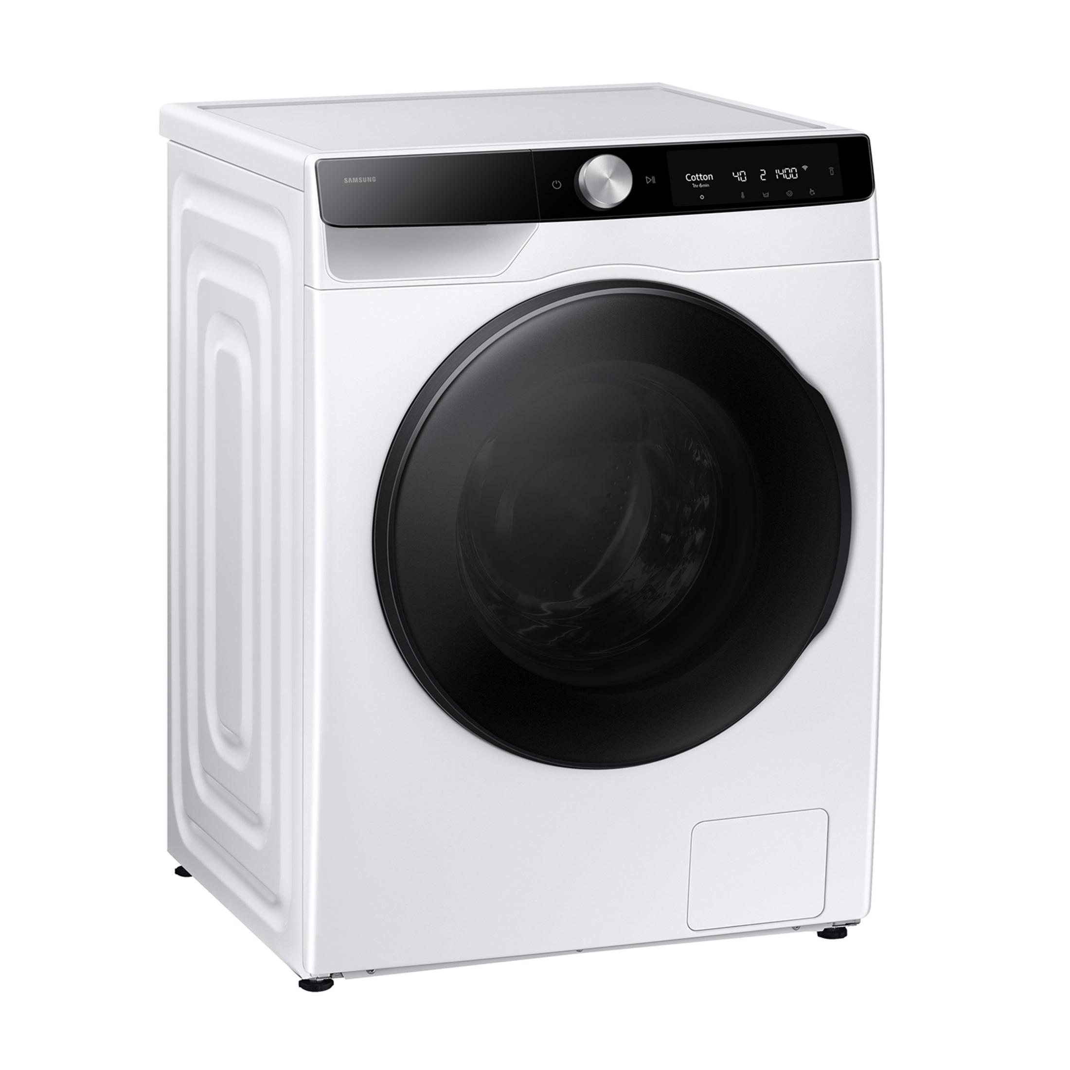 Een witte Samsung wasmachine met zwarte deur en digitaal display.