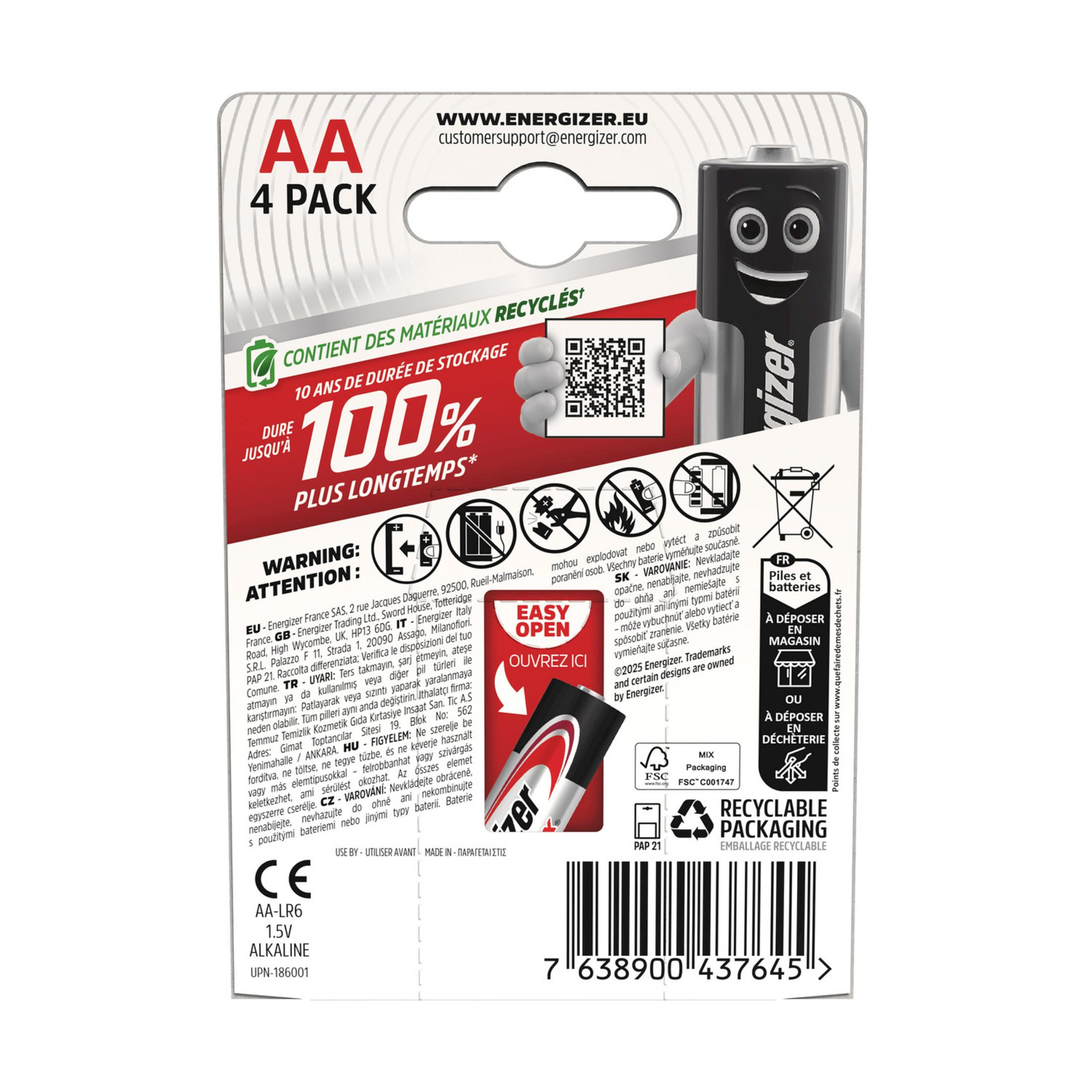 Opakowanie czterech baterii AA, jedna z rysunkową twarzą.