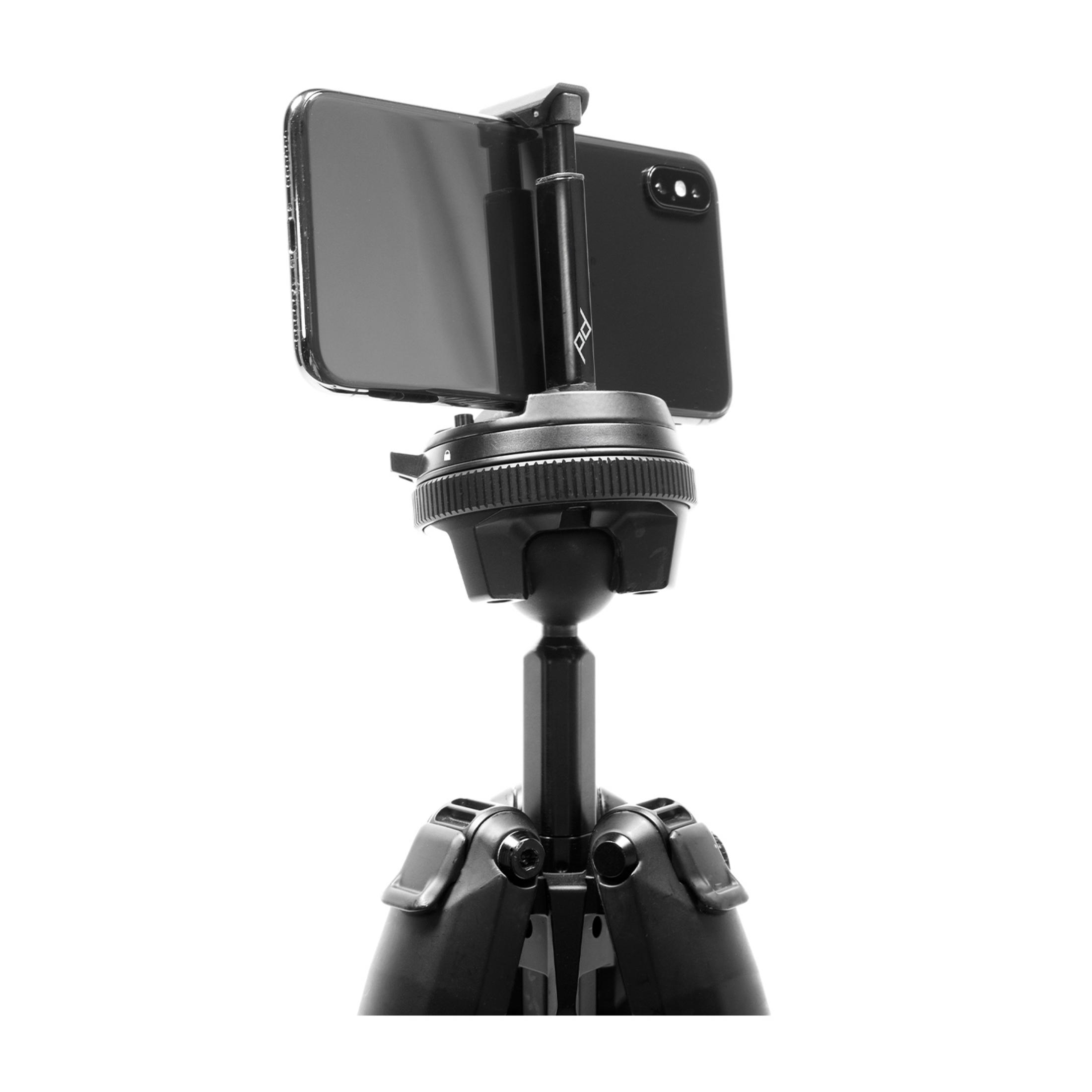 Czarny smartfon jest zamontowany na statywie. Telefon jest w orientacji pionowej i poziomej.