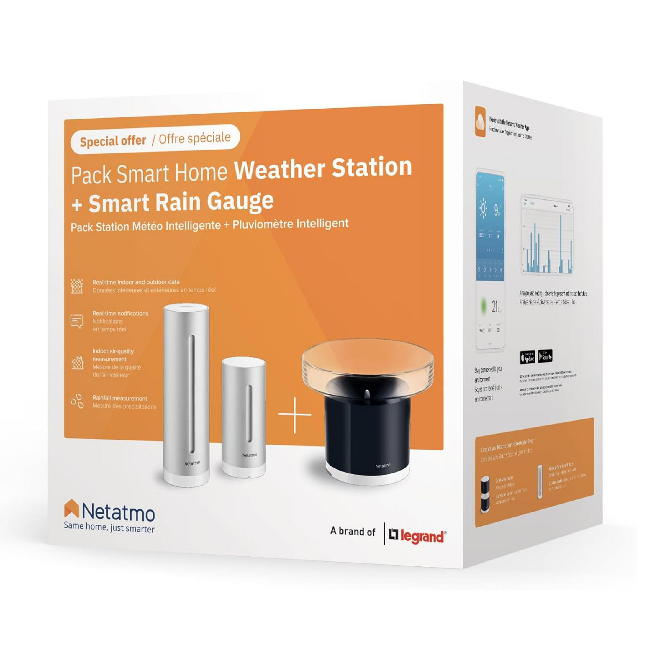 Zestaw stacji pogodowej i deszczomierza Netatmo z wyświetlaczem aplikacji.