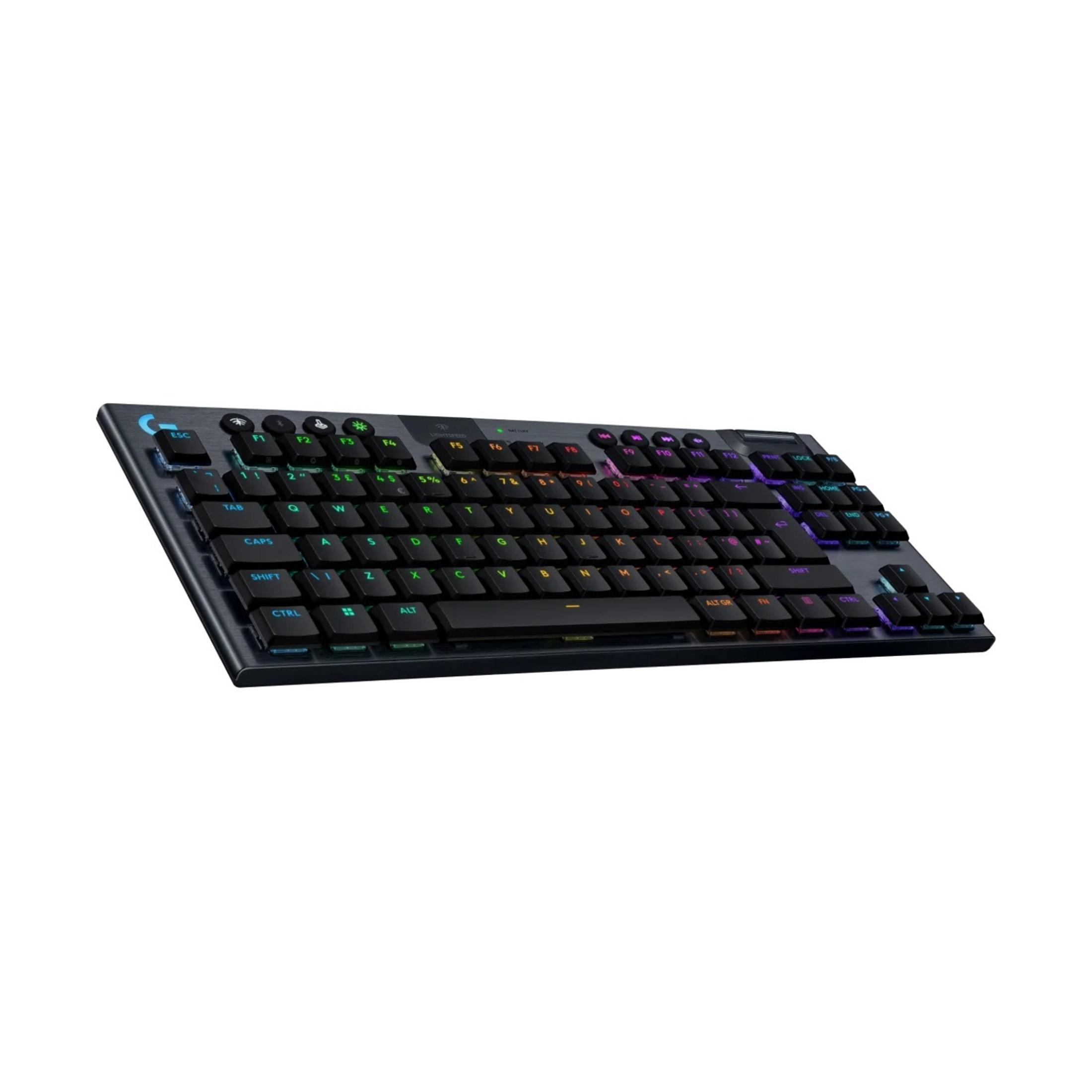 Eine schwarze Tastatur mit RGB-beleuchteten Tasten auf weißem Hintergrund.