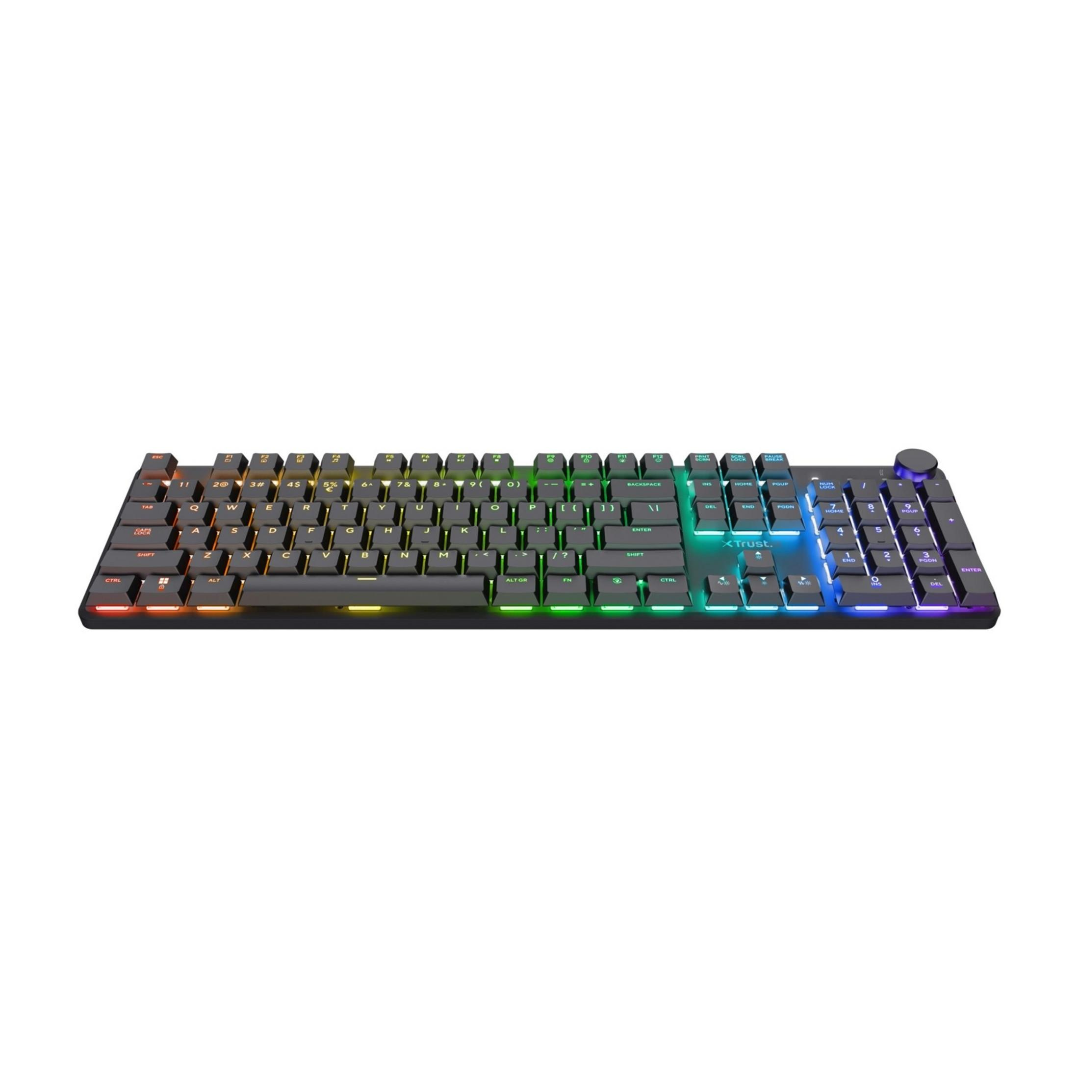 Eine schwarze Tastatur mit RGB-Beleuchtung, Nahaufnahme, auf weißem Hintergrund.