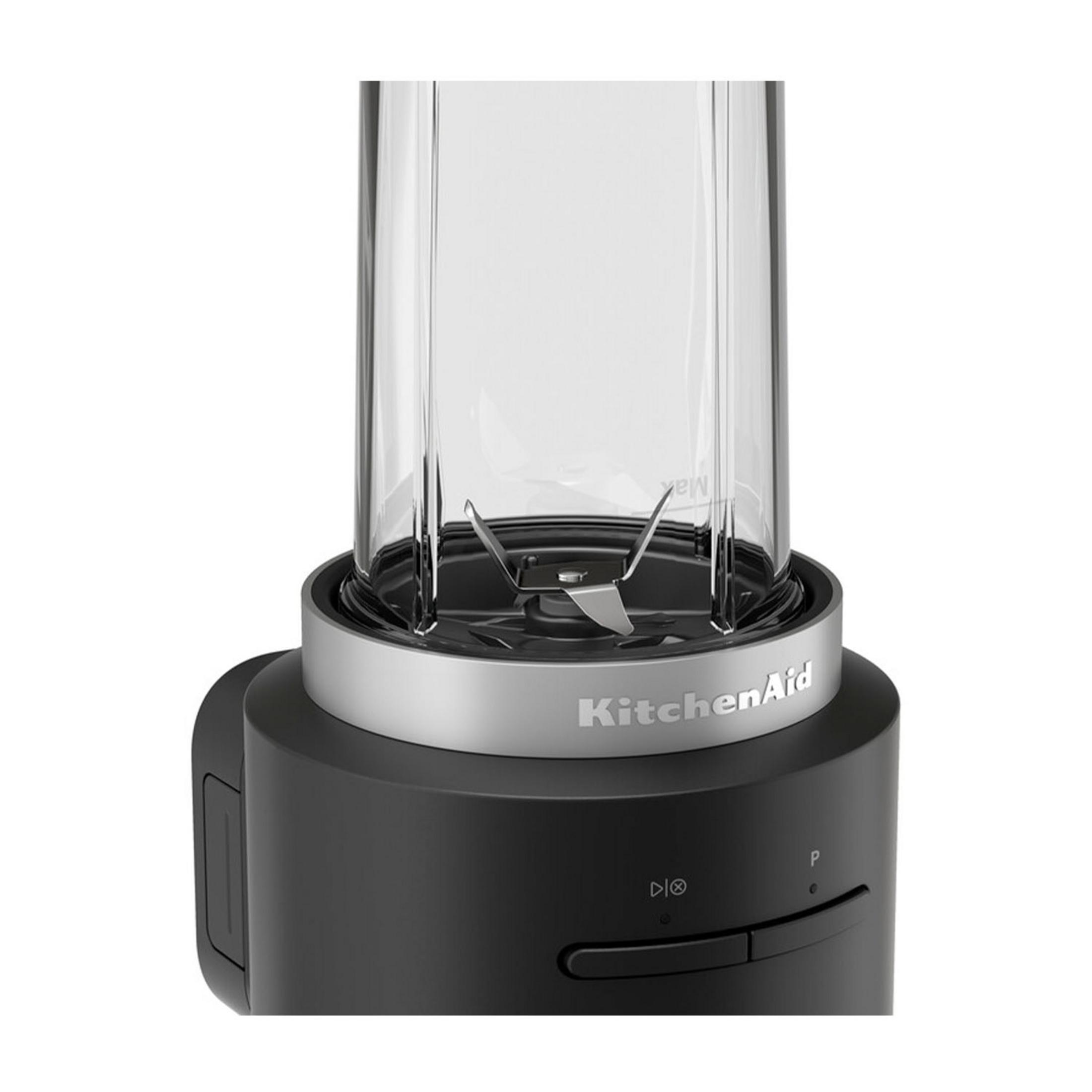 Czarny blender z logo KitchenAid i przezroczystym pojemnikiem.