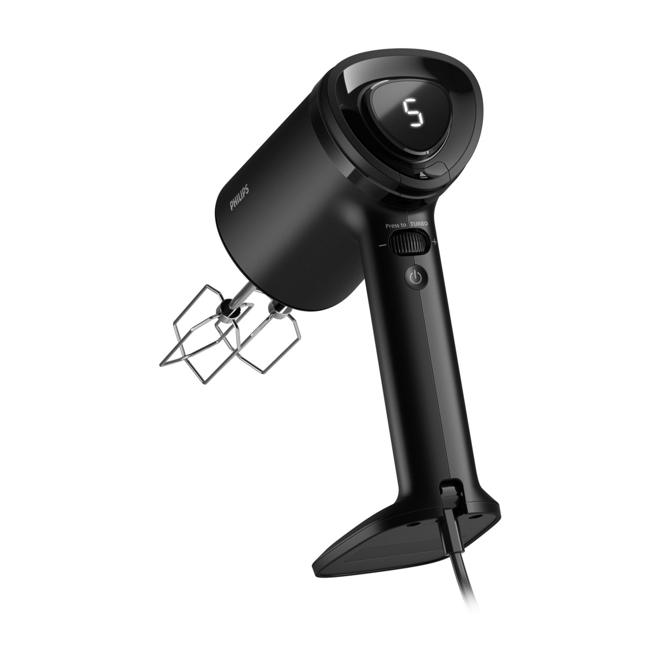 Czarny mikser ręczny Philips z cyfrowym wyświetlaczem prędkości i trzepaczkami.