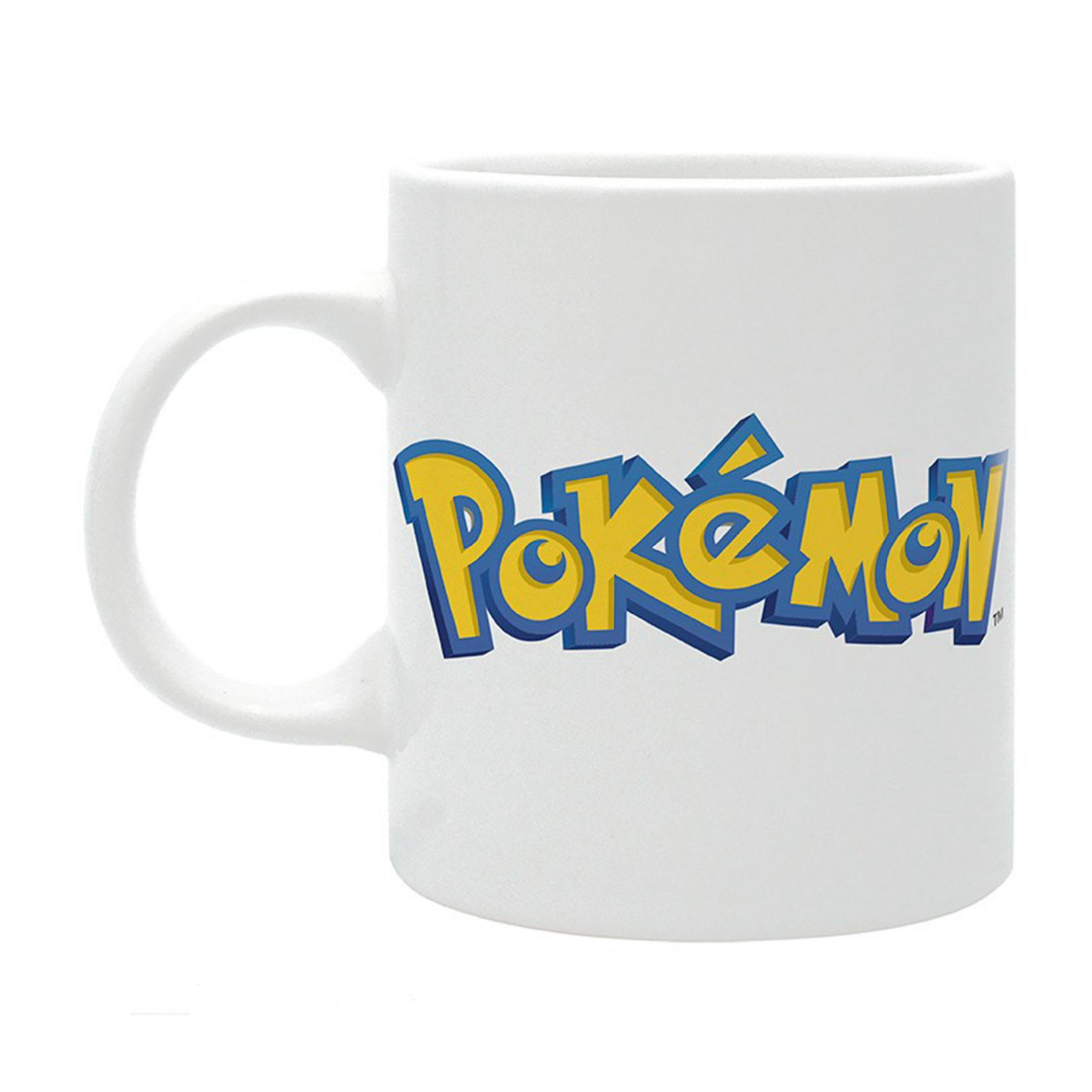 Eine weiße Tasse mit dem gelben und blauen Pokémon-Logo.