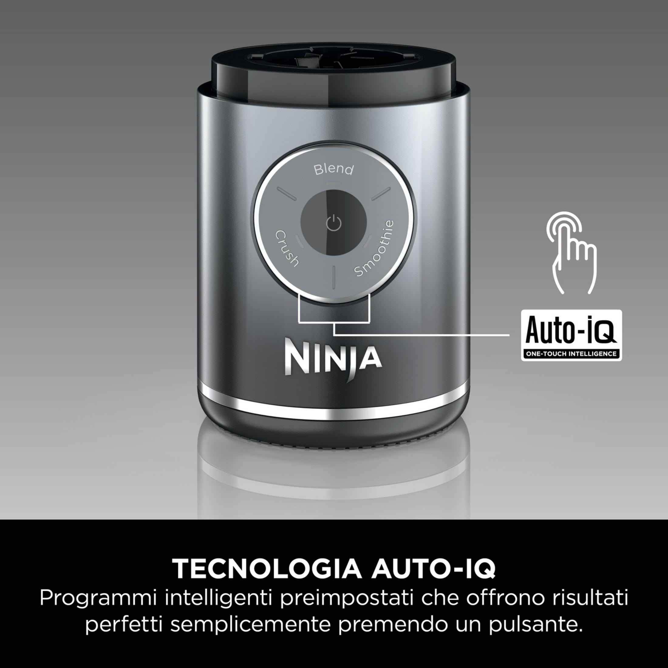 Szürke Ninja turmixgép Auto-IQ technológiával és érintőképernyős vezérlőkkel.